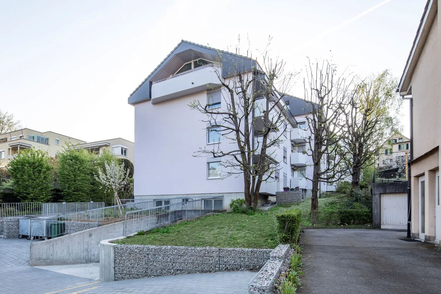 Appartement lumineux et moderne au château de Binningen