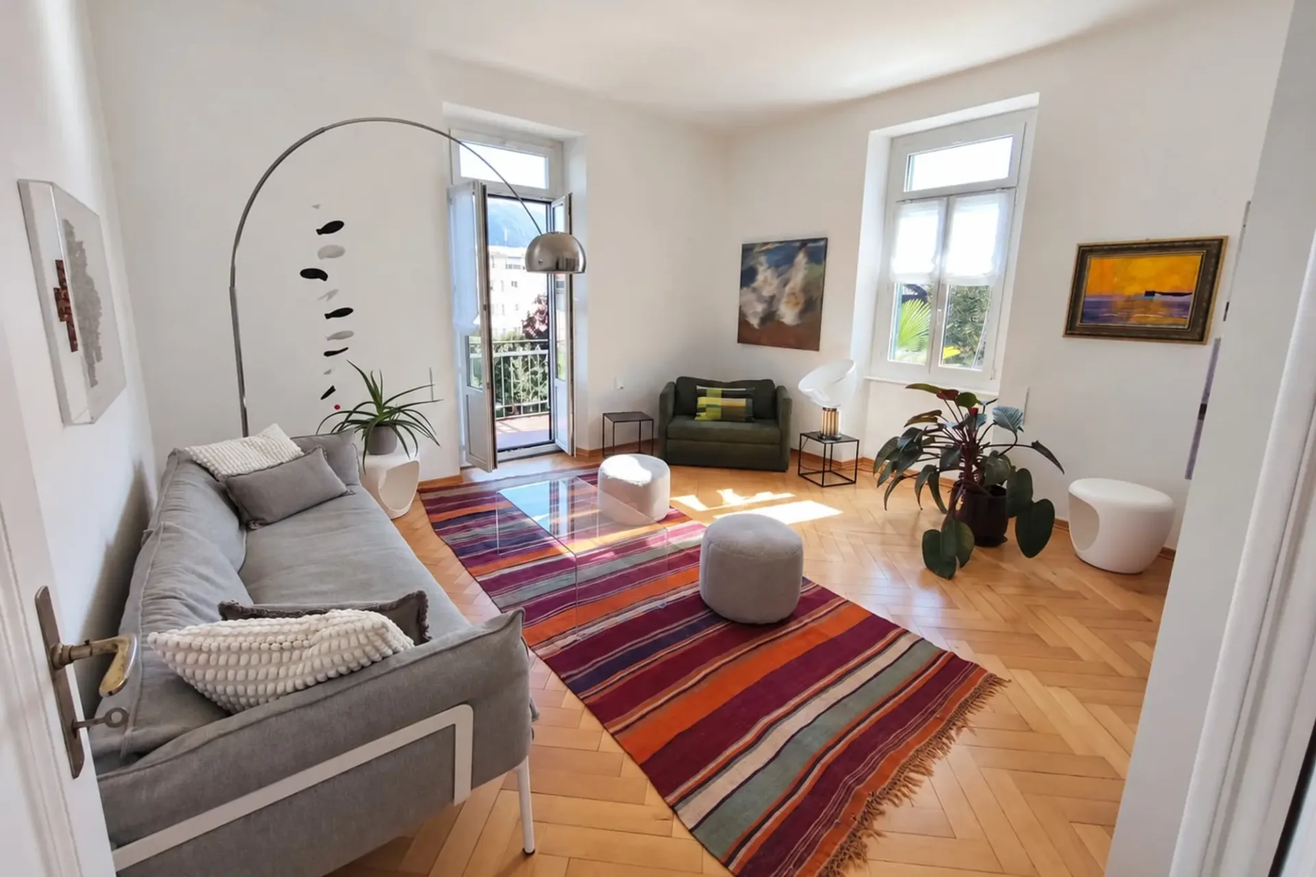 Appartement 4,5 pièces rénové avec deux balcons et cuisine habitable