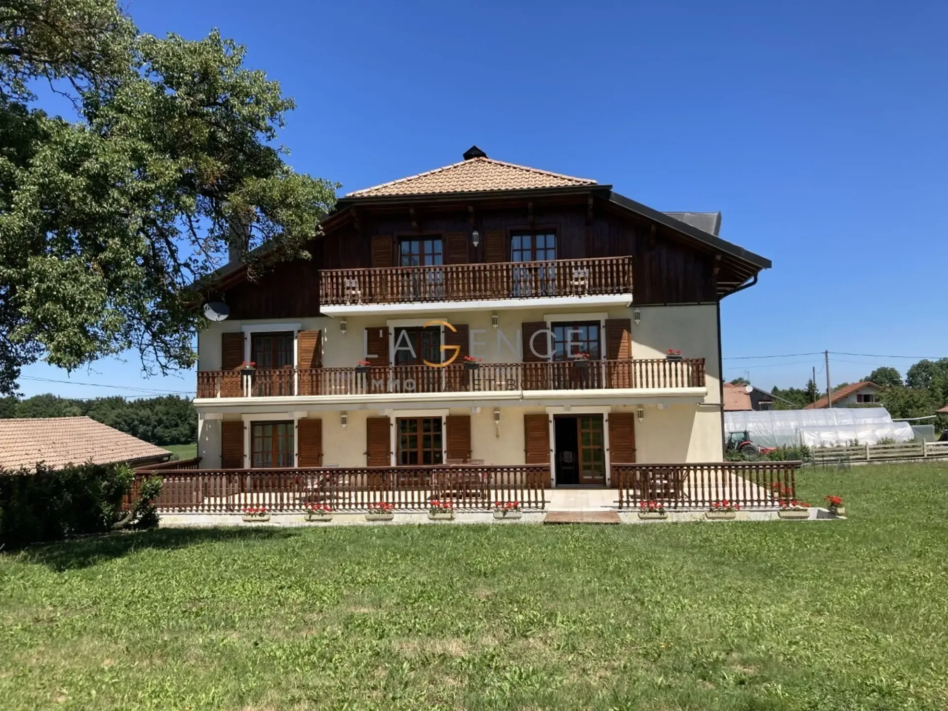 St Paul en Chablais, 576m² Bauernhof auf einem 8000m² großen Grundstück