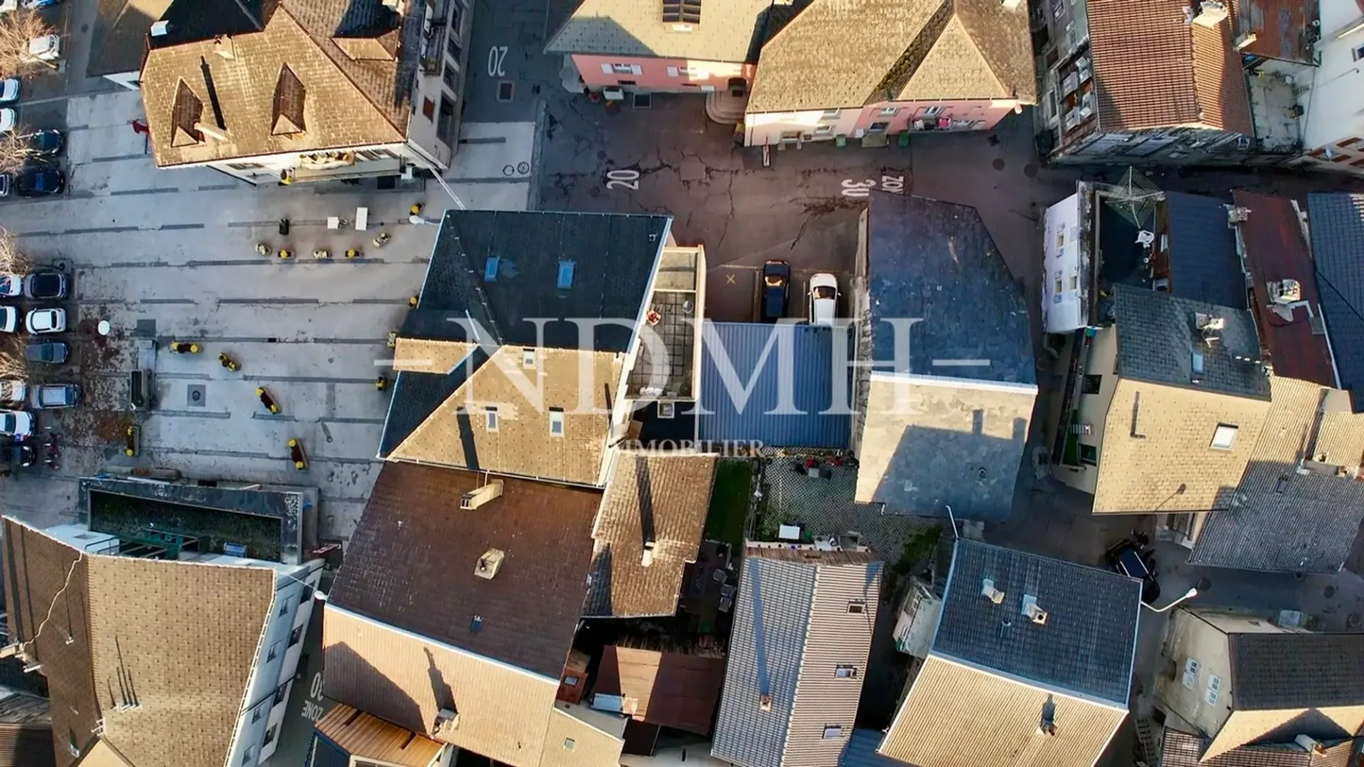 Gemischt genutztes Gebäude zum Verkauf im Ortszentrum