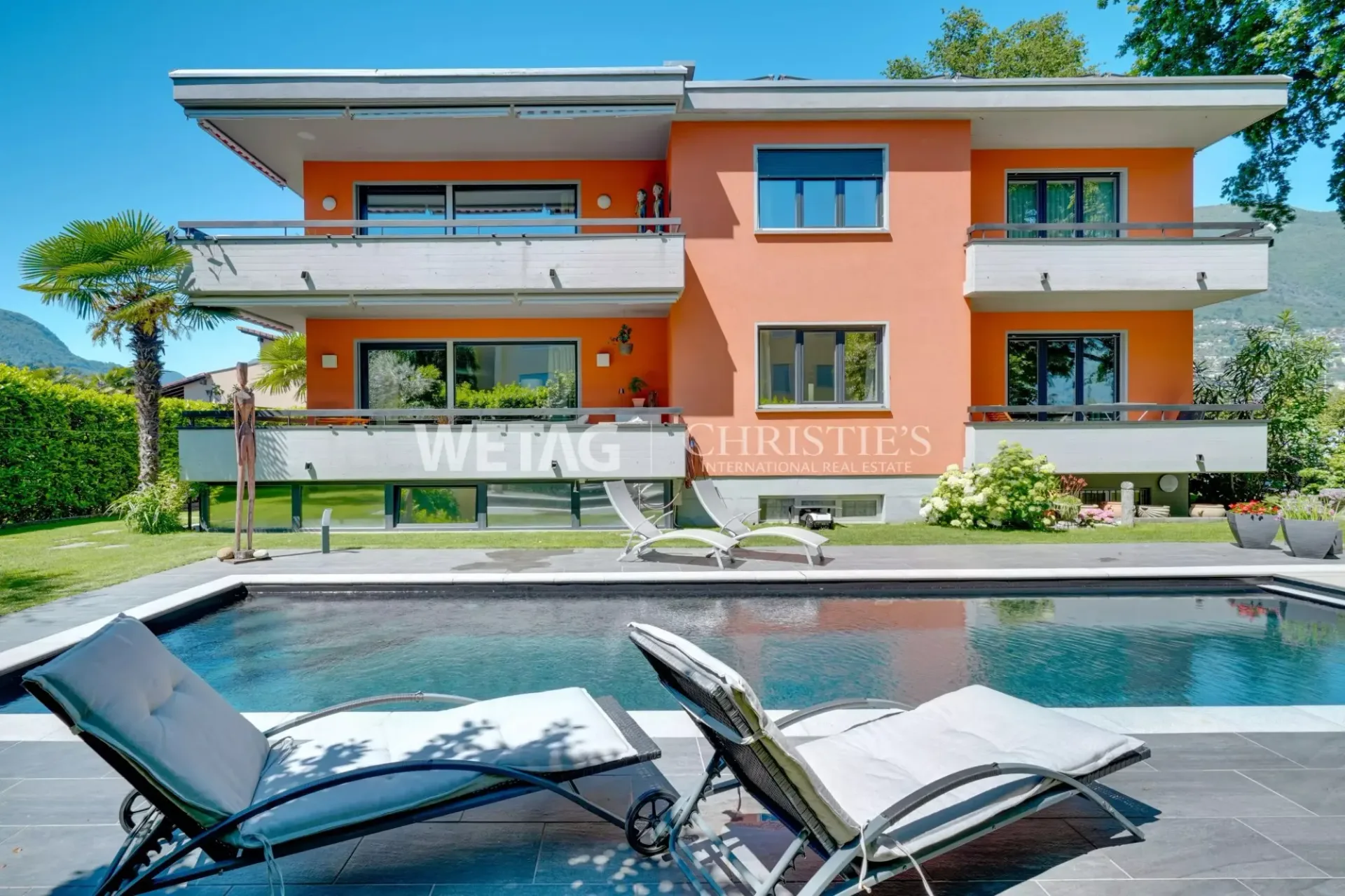 Elegante Mehrfamilienhaus mit Aussenpool in strategischer Lage in Ascona zu verkaufen