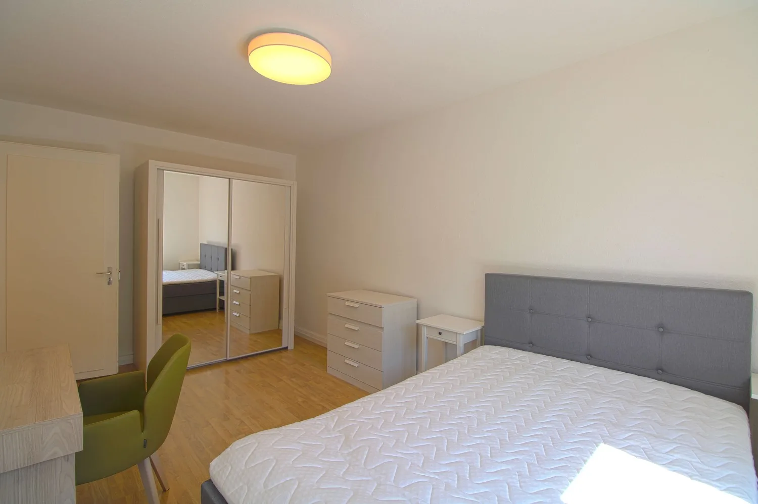 ONLINE BESICHTIGUNG WG-Zimmer