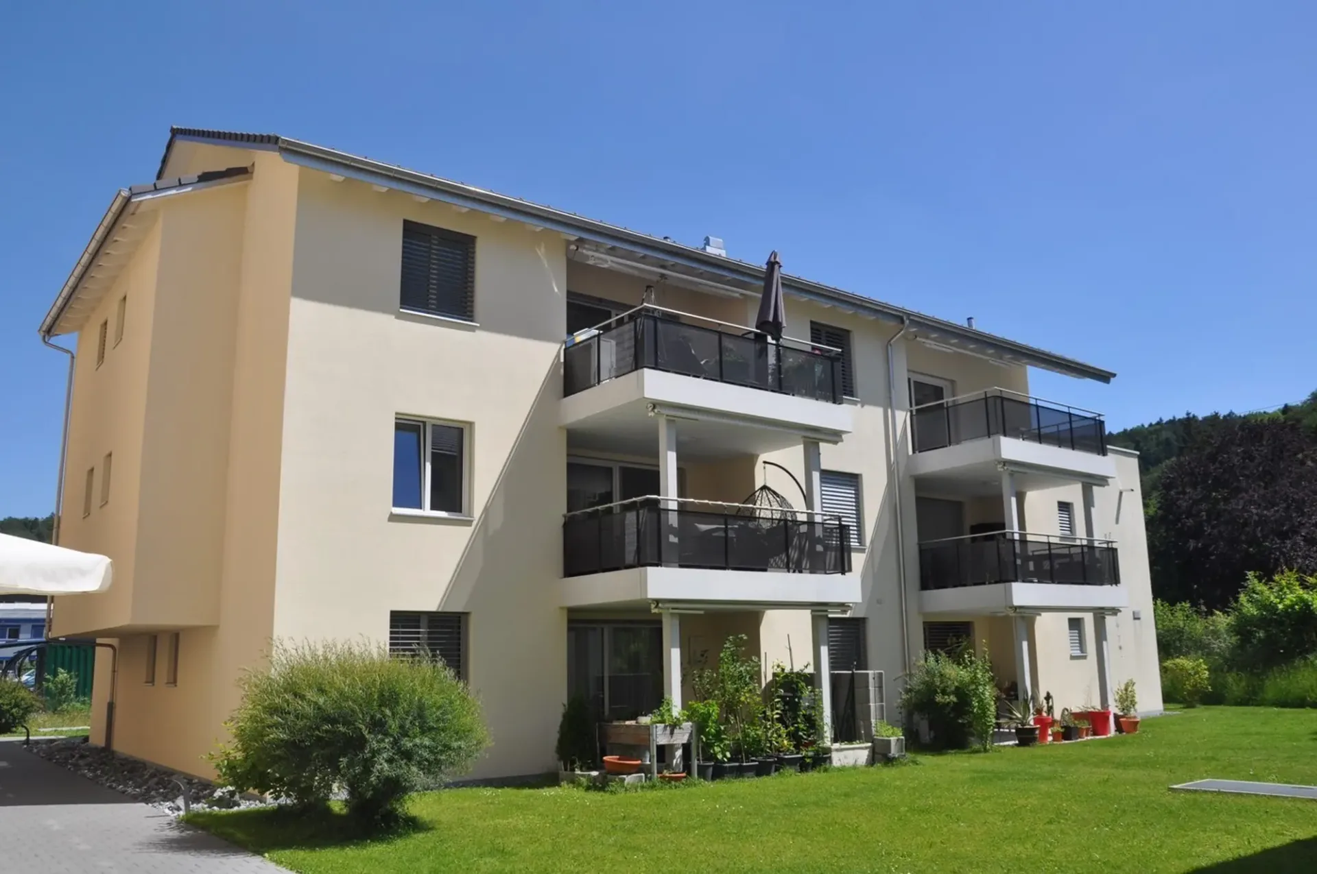 Grosse und moderne Wohnung im schönen Tösstal