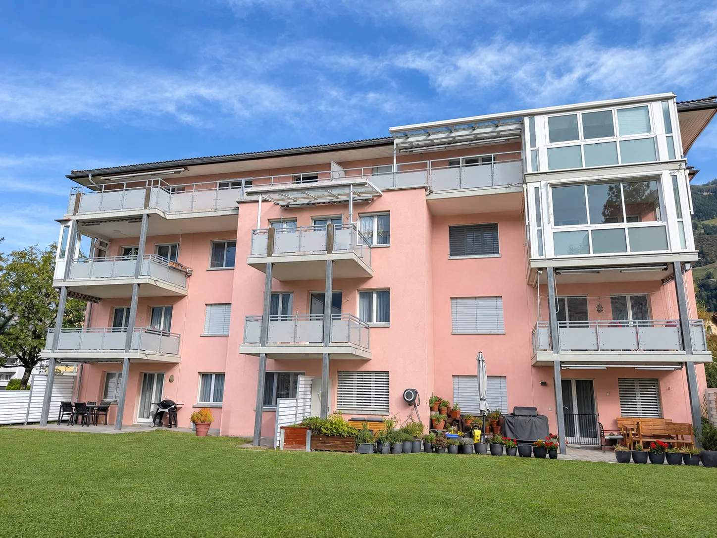 Charmante 5.5-Zimmer-Dachwohnung mit Bergpanorama in Schattdorf