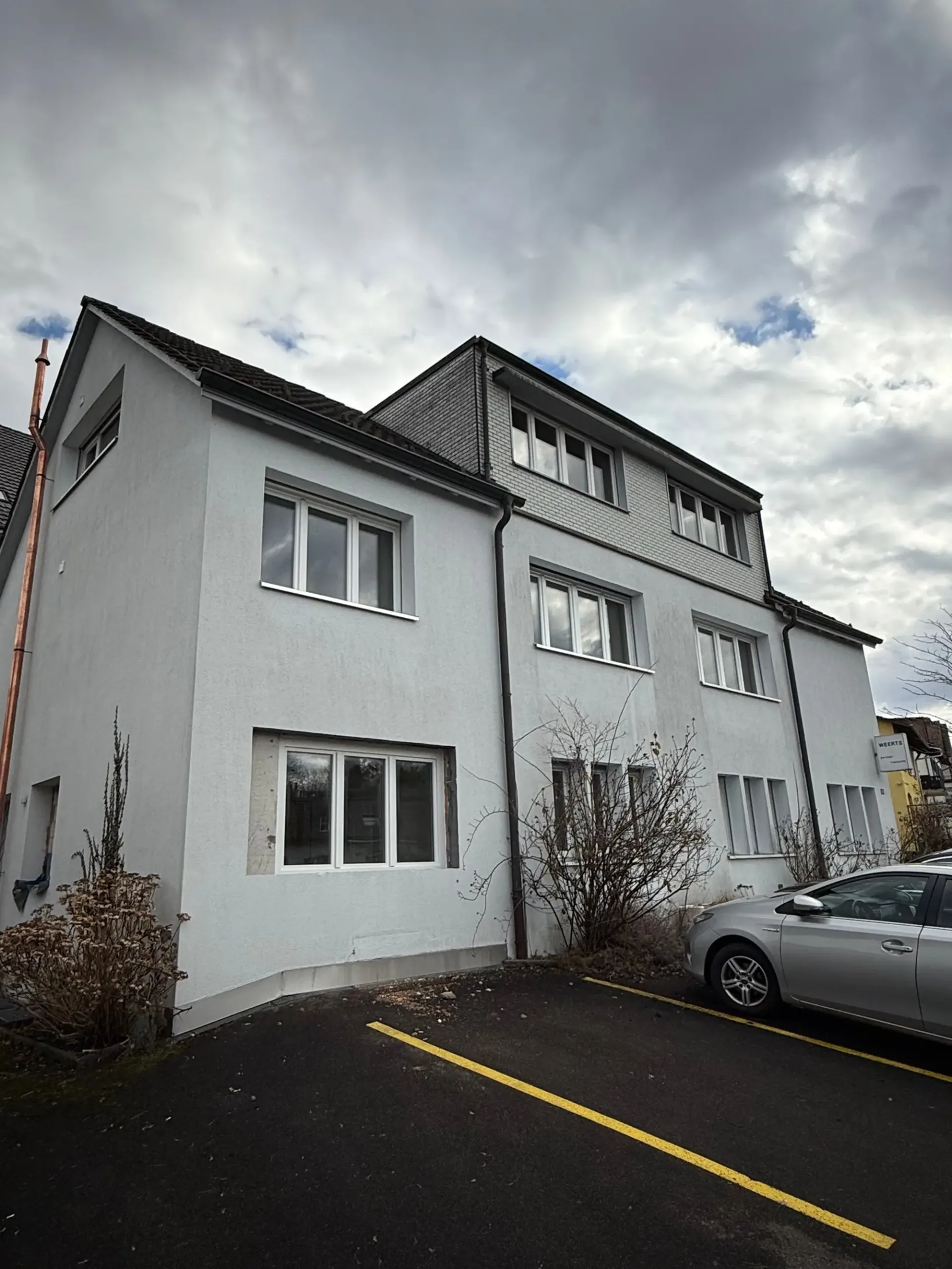 Möbliertes Zimmer zu vermieten mit Parkplatz