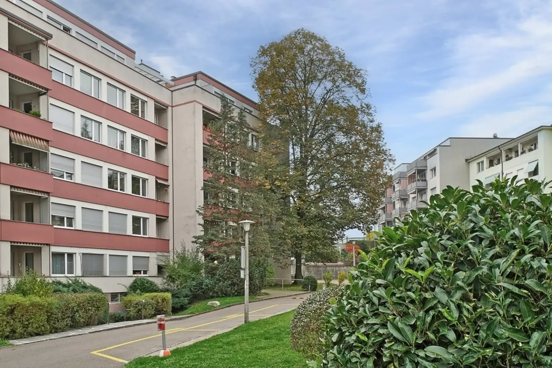 Ihr neues Zuhause mitten im Leben, umgeben von Grün.