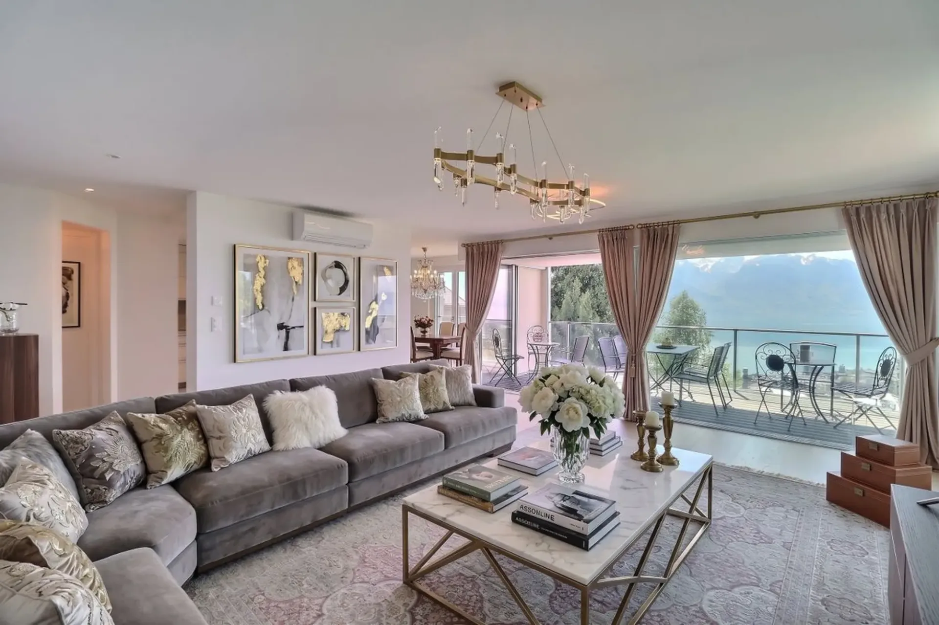 SUPERBES WOHNUNG MIT 4.5 ZIMMERN IN CHERNEX - MONTREUX MIT SEHR SCHÖNER PANORAMAAUSSTATTUNG