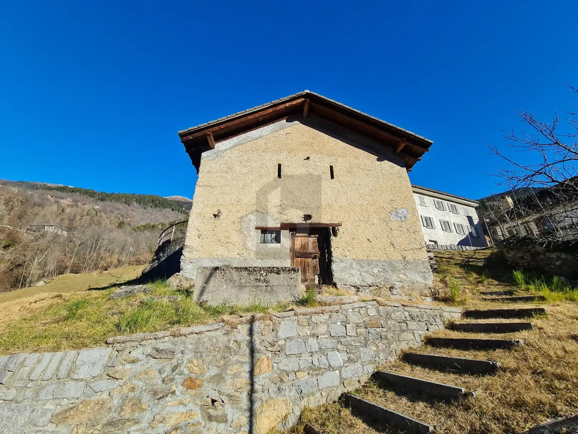 Schönes Haus im Kern mit Grundstück