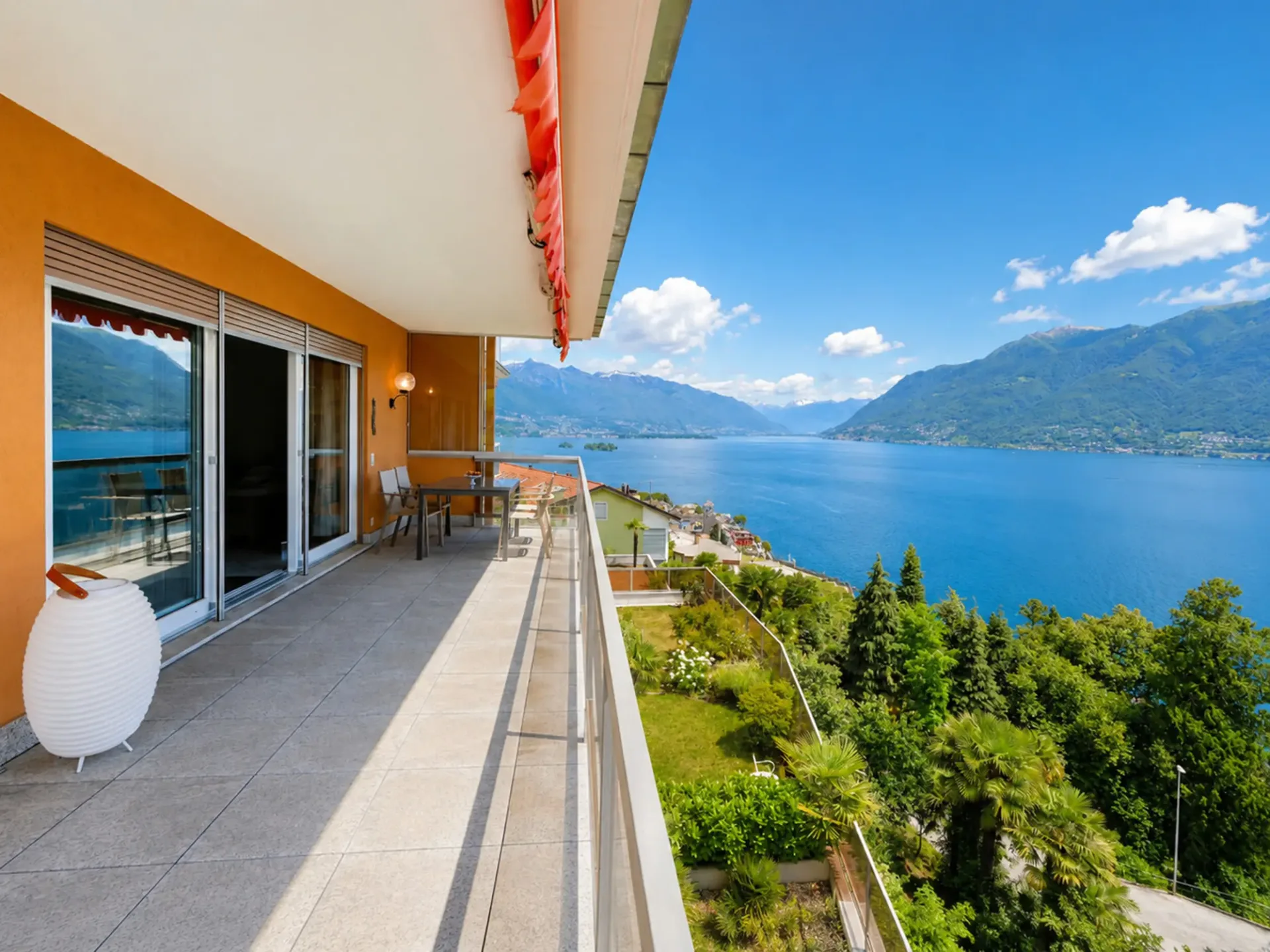 Ein Logenplatz über dem Lago Maggiore: Ihre Ferienresidenz in Brissago