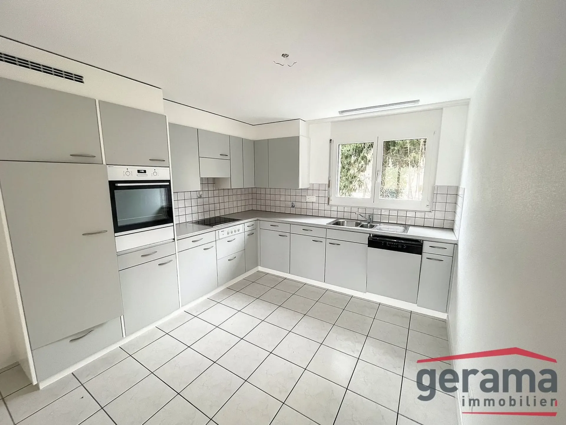 Schöne 4.5 Zimmerwohnung in Schmitten