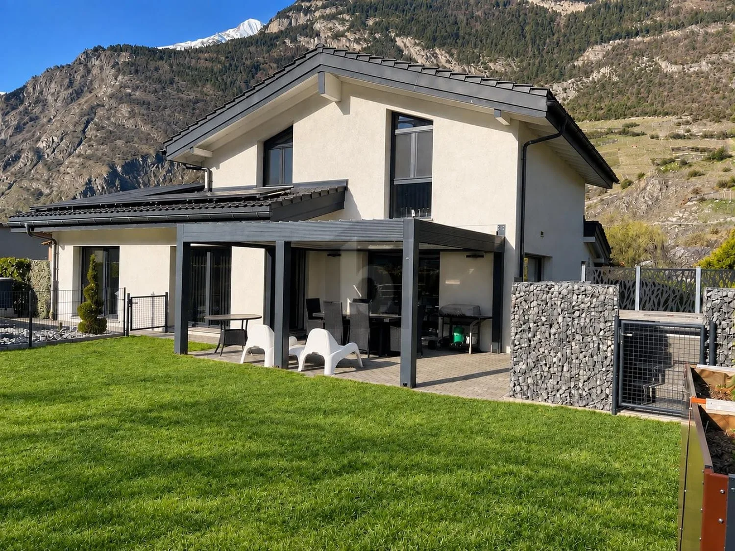 EXCEPTIONNELLE, JACUZZI ET ÉQUIPEMENTS PREMIUM