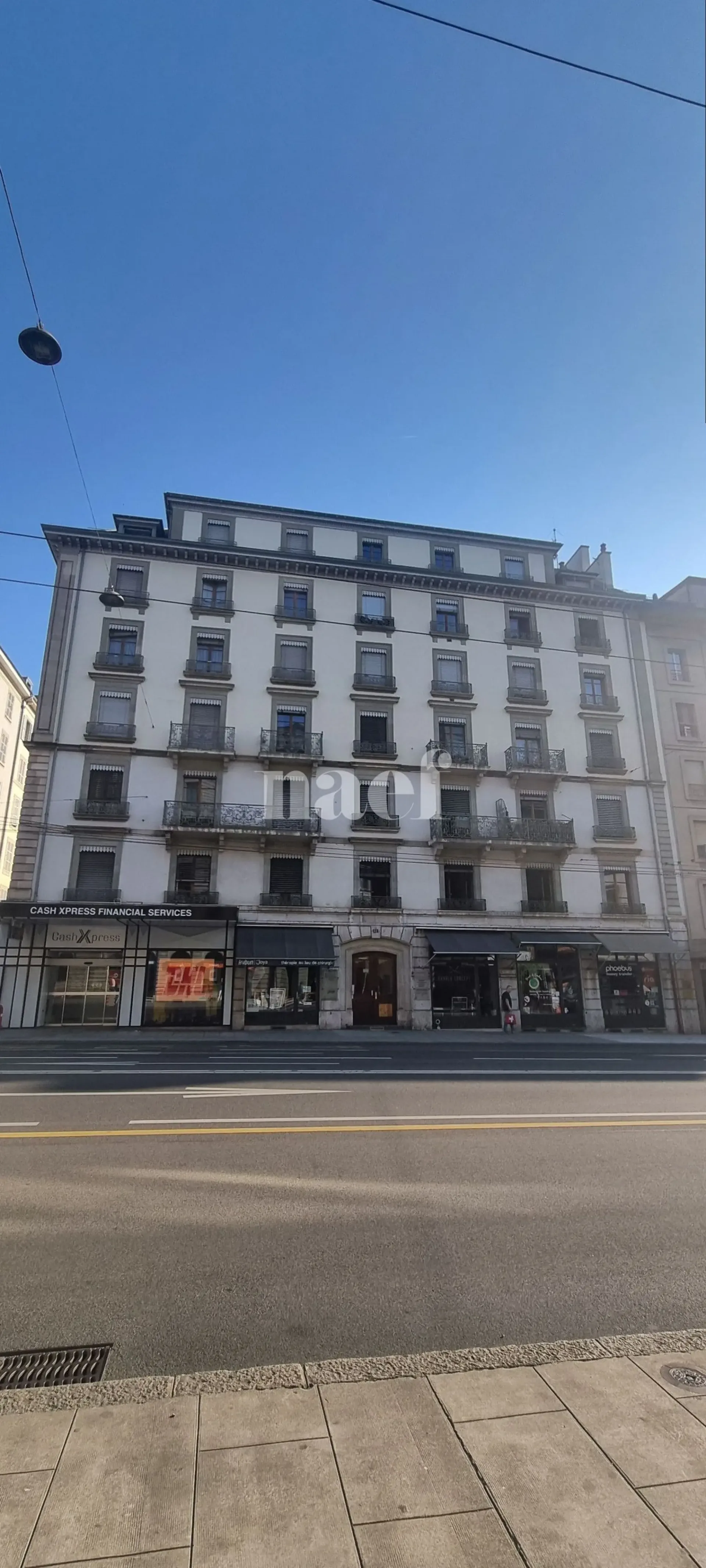 5-room apartment, 5 minutes walk from the train station
