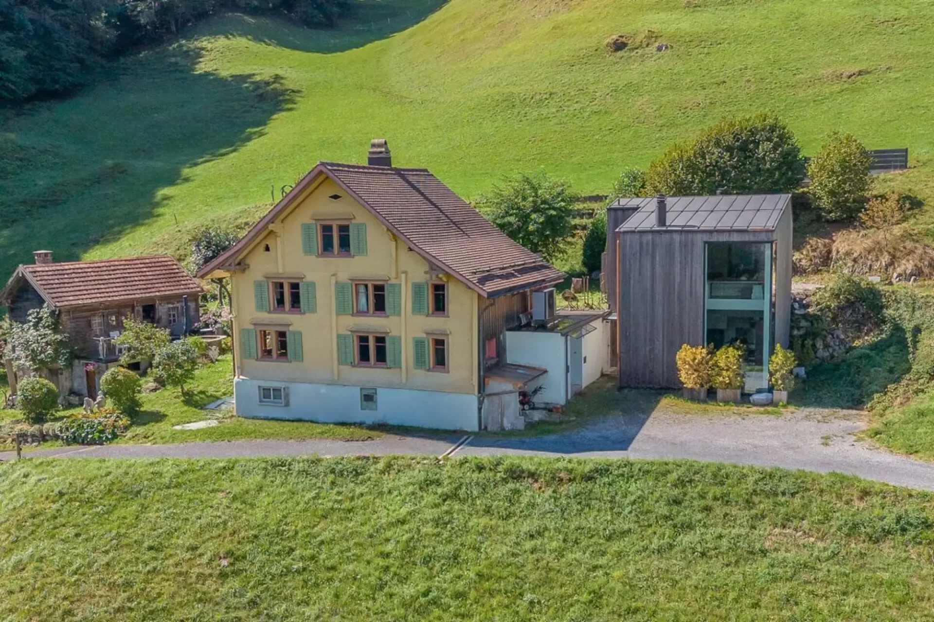 Weiler mit Gästehaus und Blick auf den Walensee
