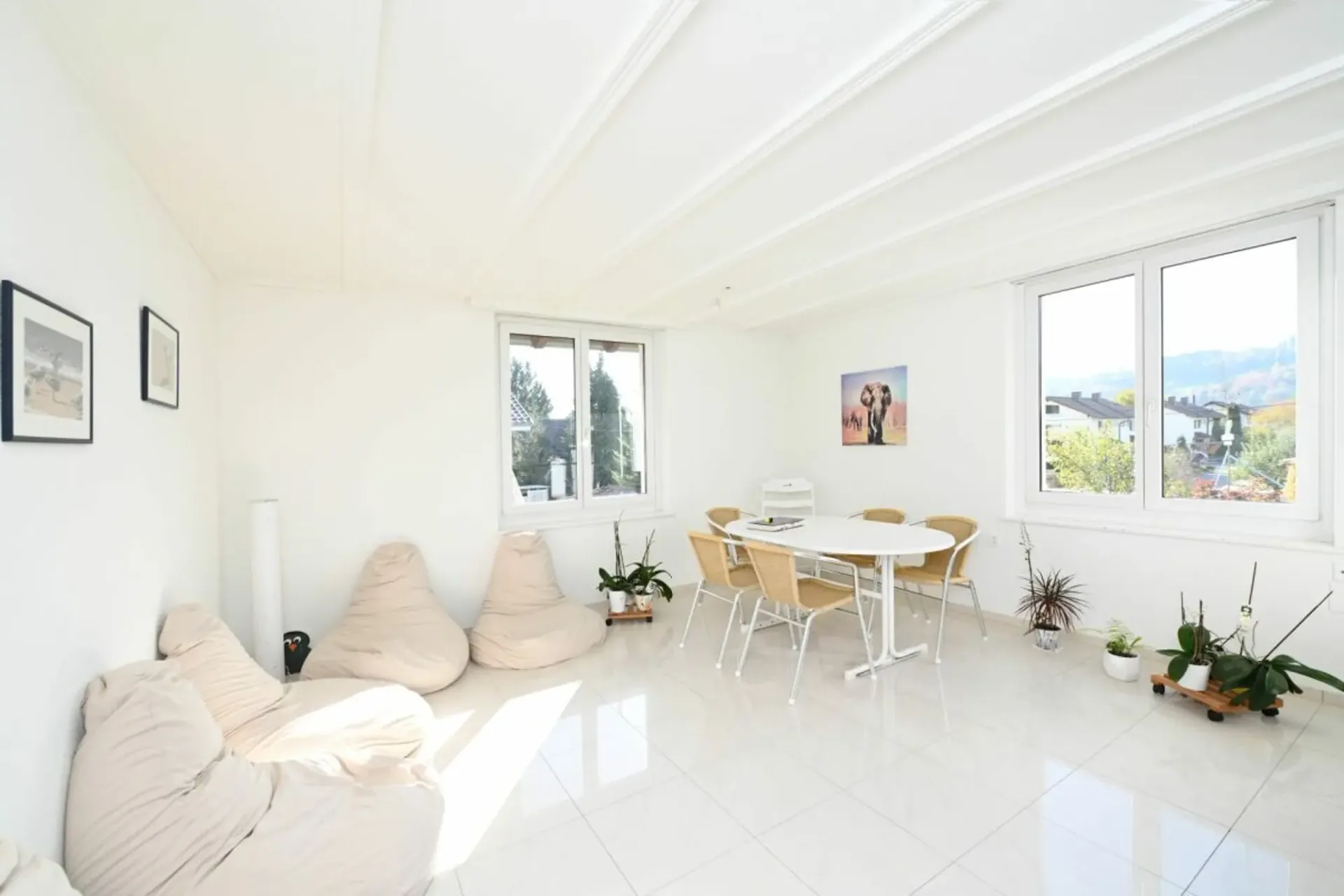 4-room apartment for rent with eat-in kitchen