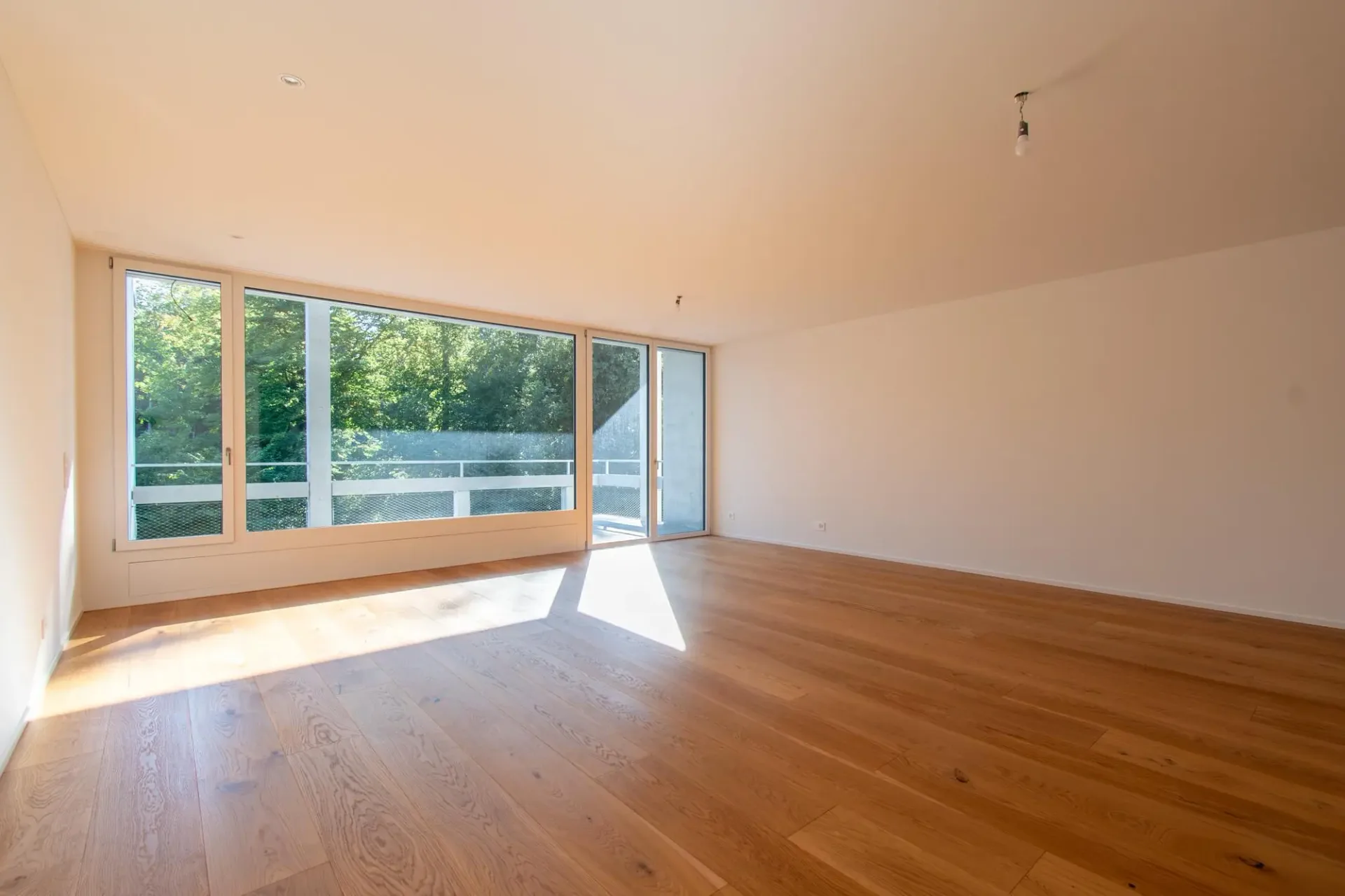 Erstvermietung exklusive 3.5 Zimmer-Wohnung am Rosenberg