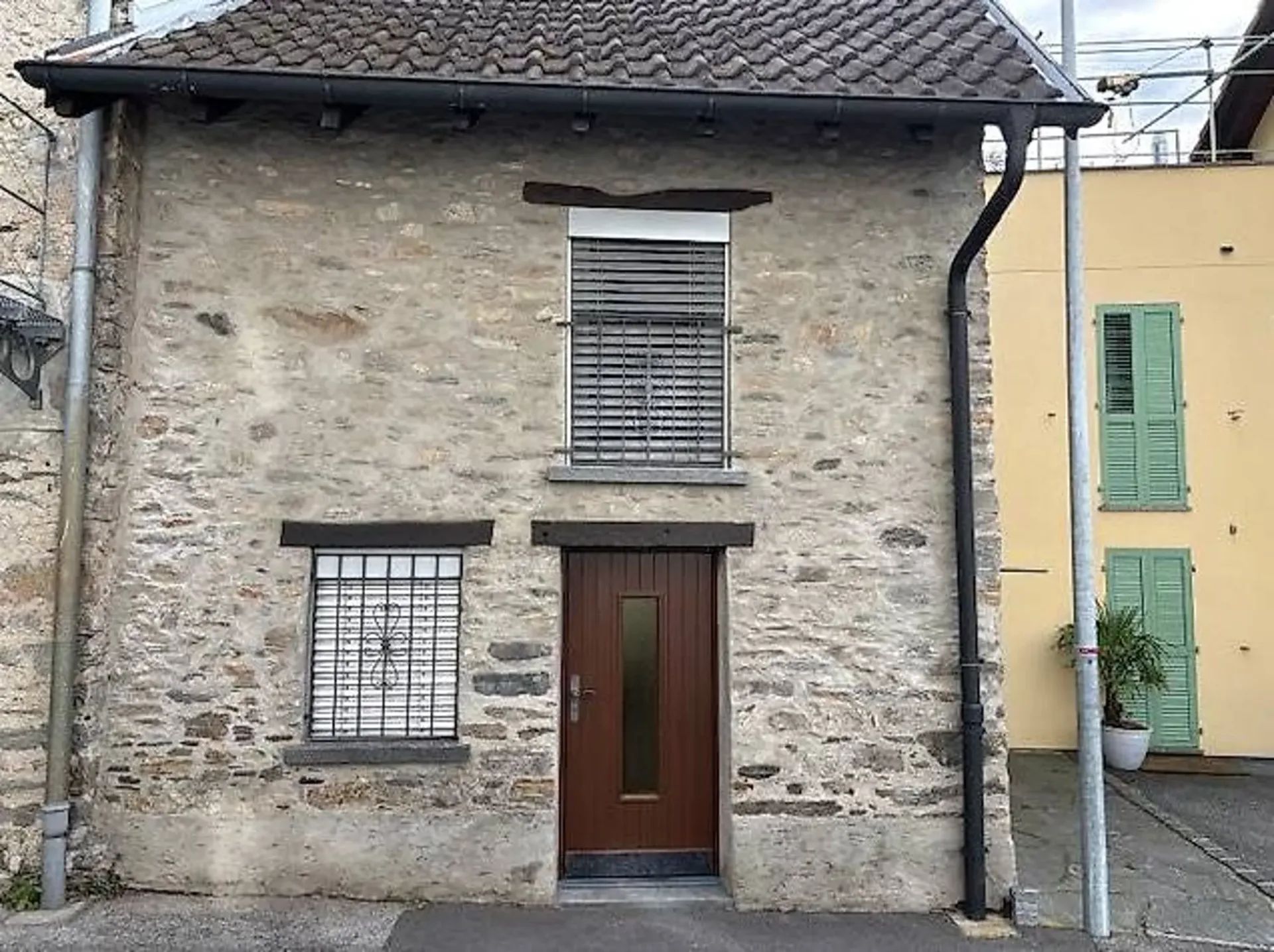 Schönes Steinhaus, möbliert - Giubiasco