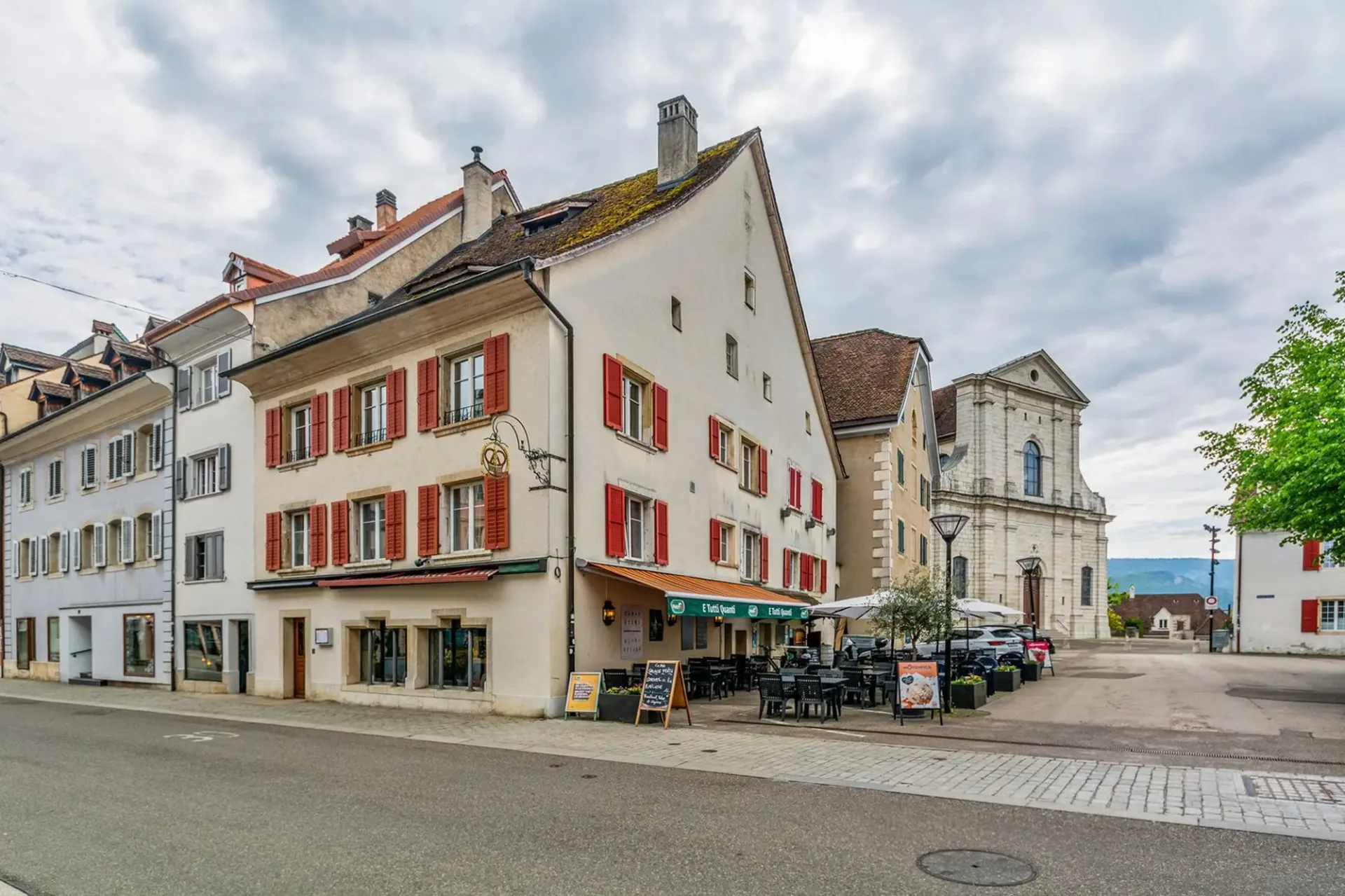 Mischgebäude im Stadtzentrum von Delémont
