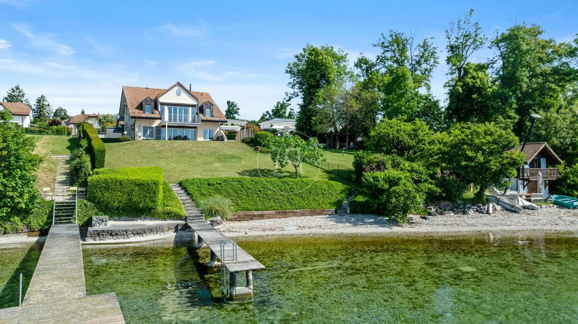 Rara villa con spiaggia a St-Prex