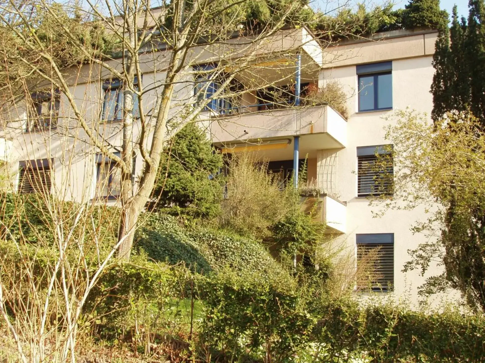 Appartement spacieux dans un endroit calme et verdoyant