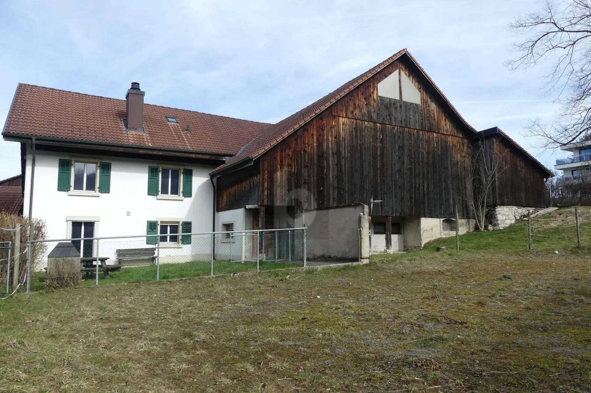 CASA DI CAMPAGNA (IDEALE PER ANIMALI)