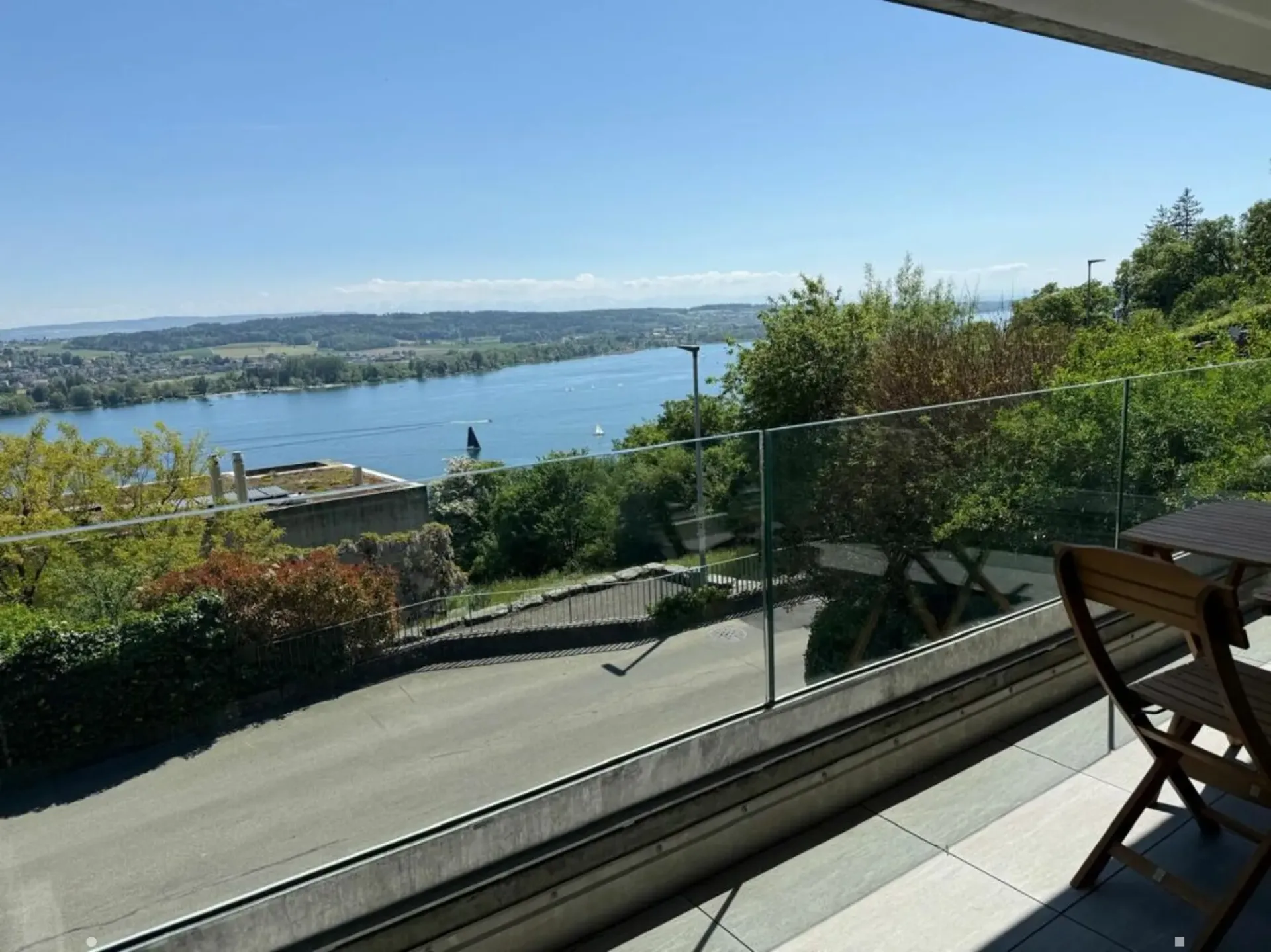Exklusive 4.5-Zimmer-Panoramawohnung mit traumhafter See- und Bergsicht in Biel/Bienne