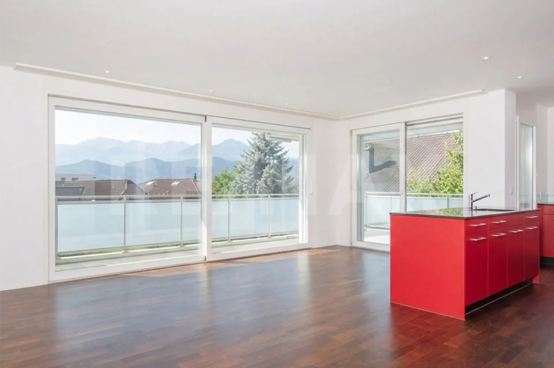 Elegante, helle 3.5-Zi.-Wohnung mit grosser Terrasse und Bergpanoramasicht, 6353 Weggis LU