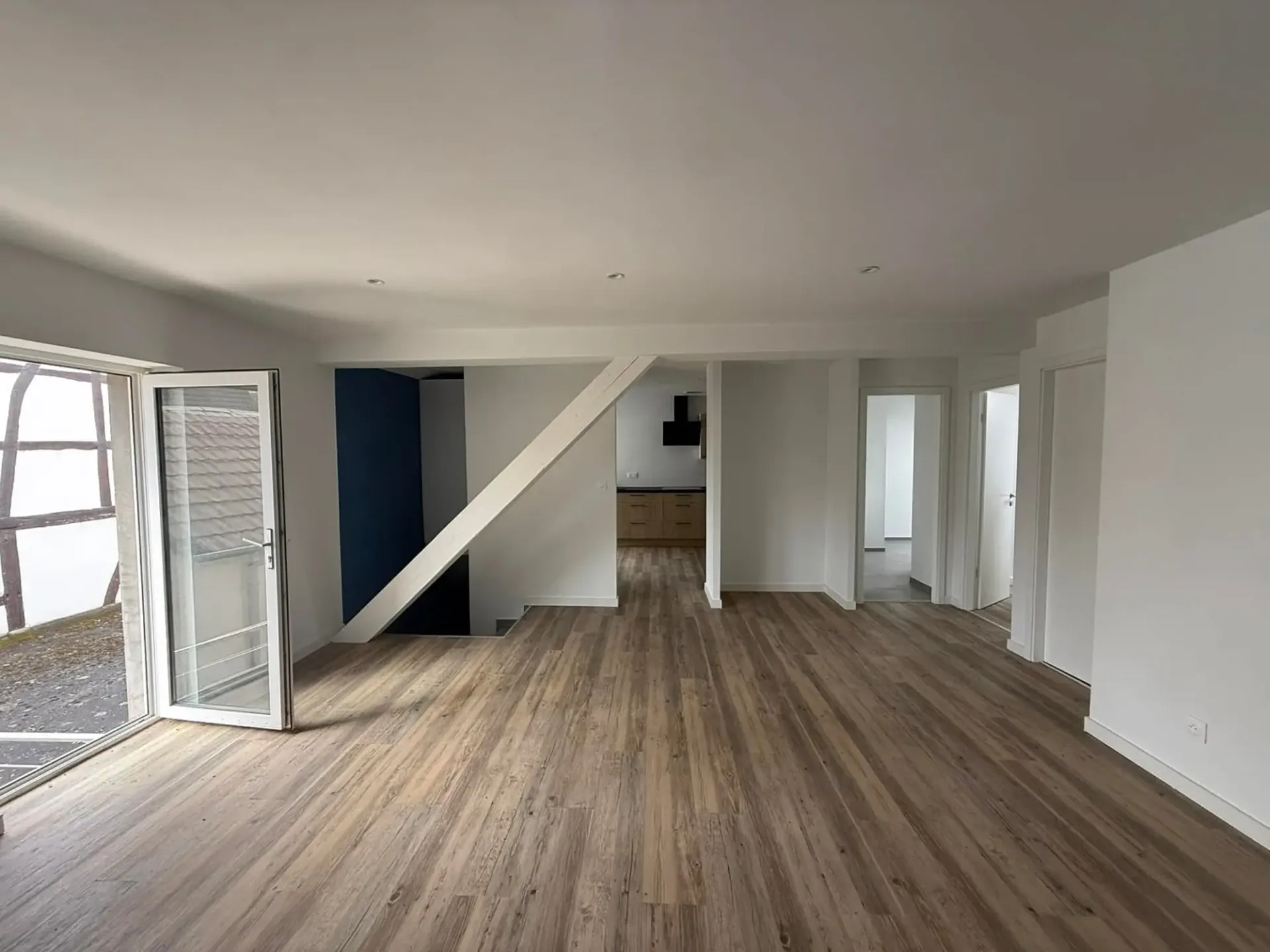 Réf: 11169*** Région Frontalière: bel appartement entièrement rénové env. 65 m²