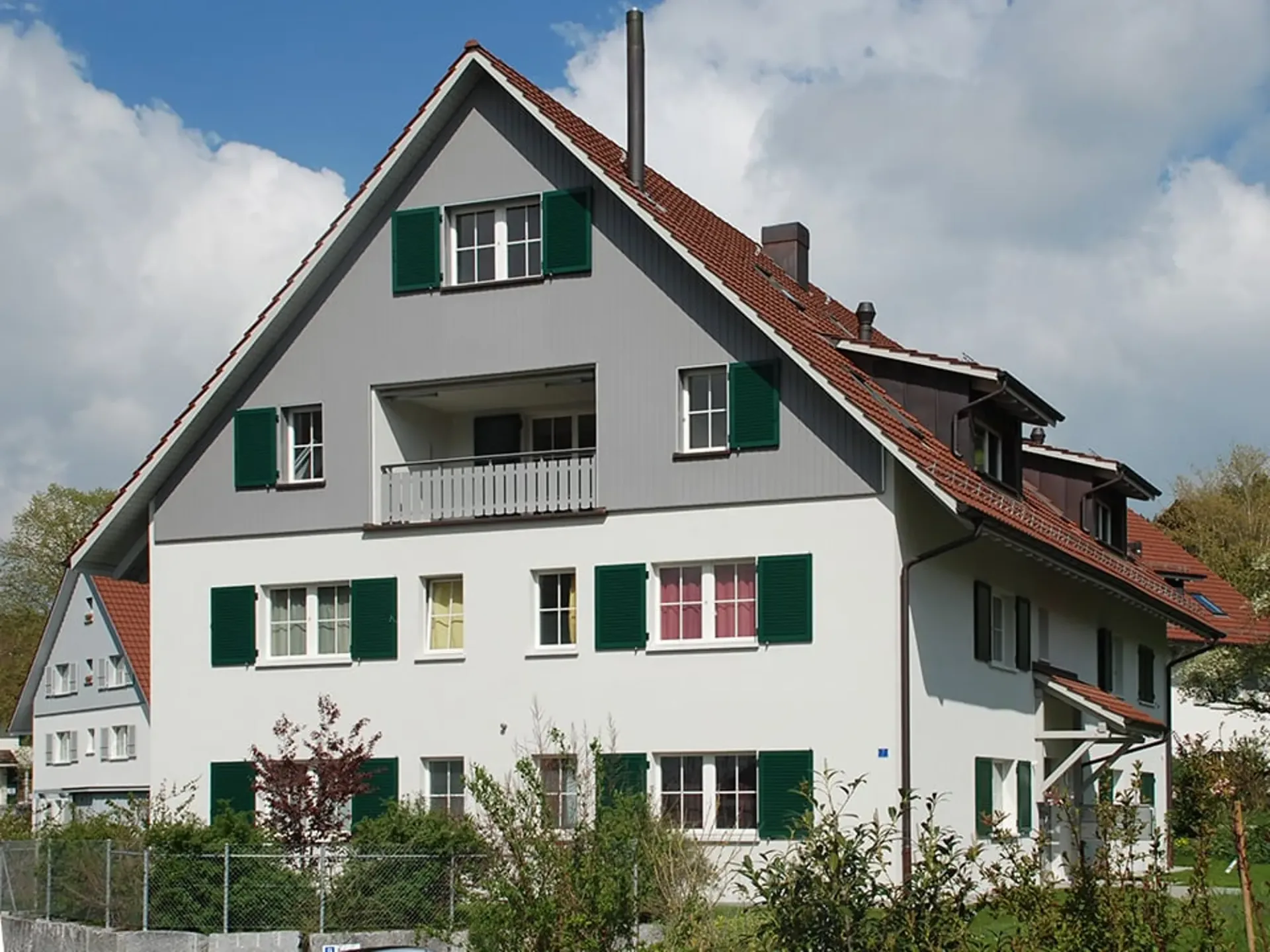 Moderne 4.5 Zimmer-Wohnung im Dorfkern von Aeugst am Albis