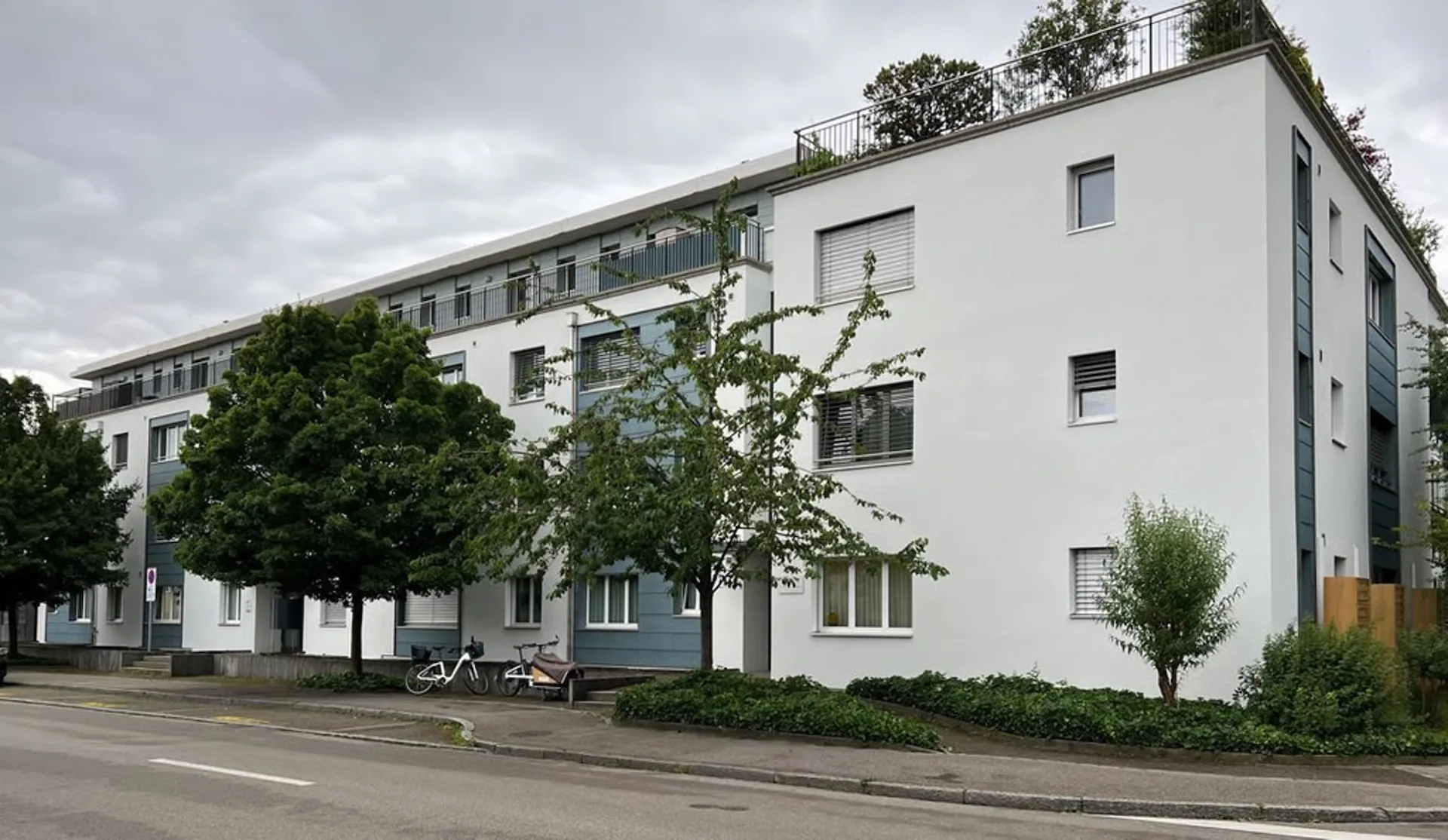 Motorradplatz zu vermieten