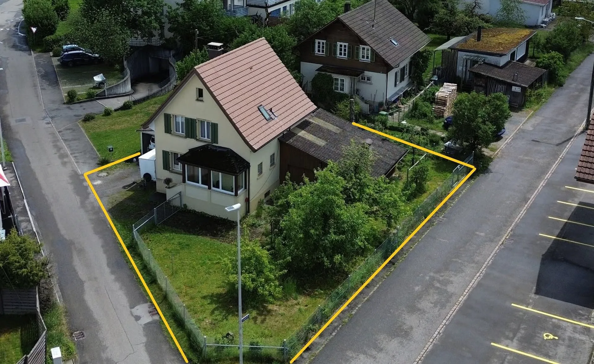 Einfamilienhaus an ruhiger Lage mit optimalem ÖV-Anschluss.