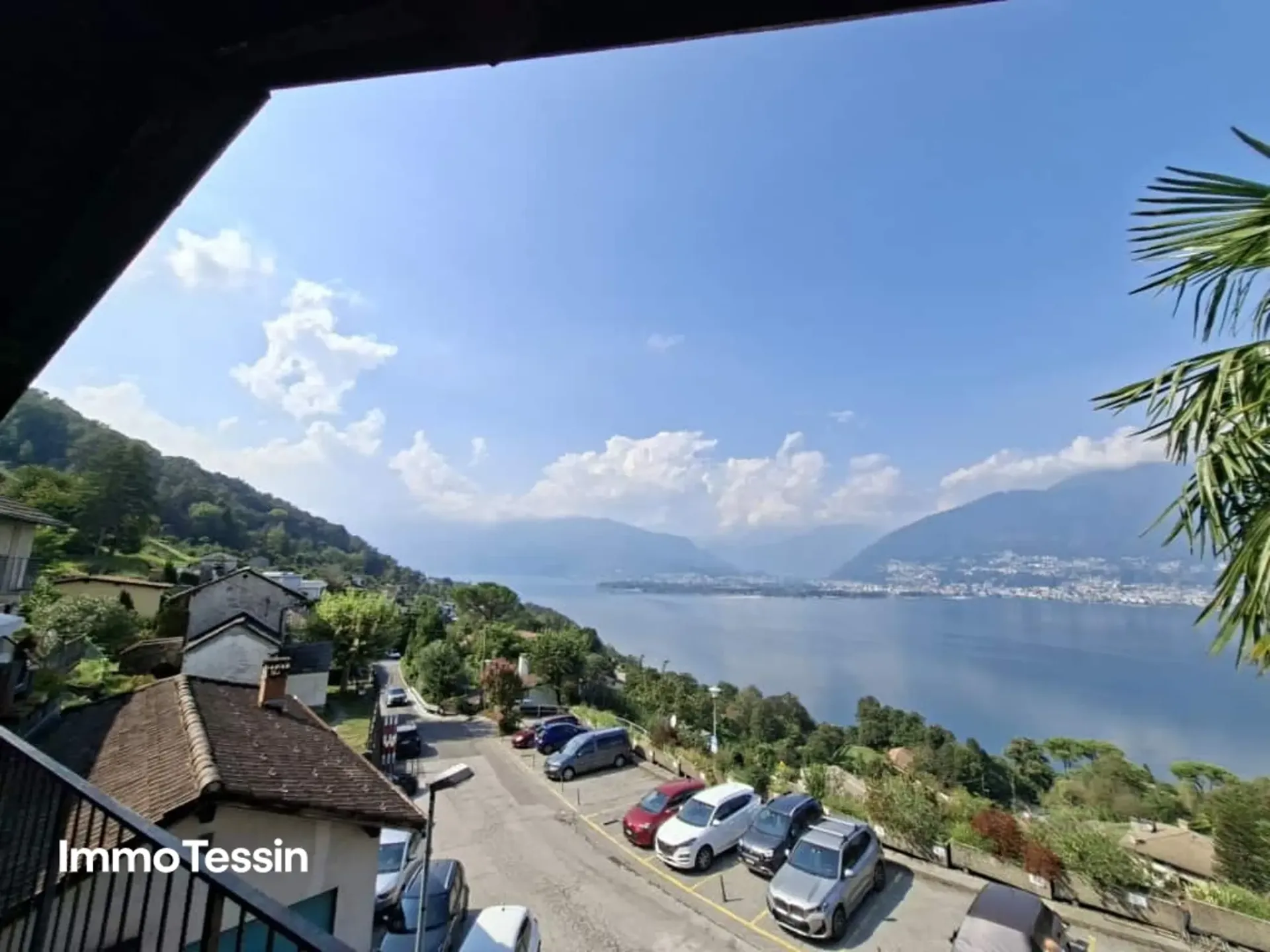 Traditionelles Tessinerhaus mit 2 separaten Wohnungen und atemberaubende Sicht auf den Lago Maggiore