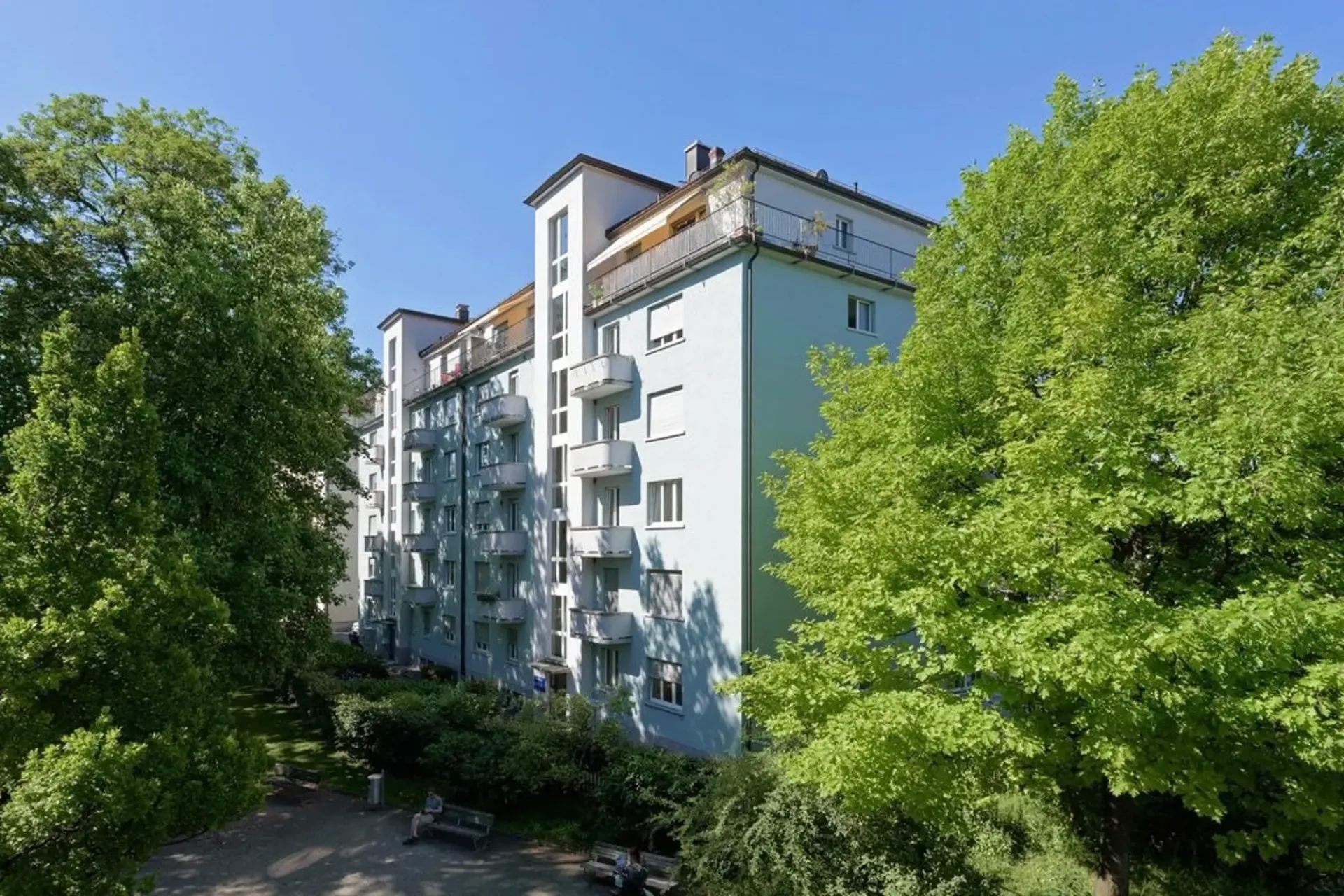 Parcheggio esterno vicino a Kreuzplatz
