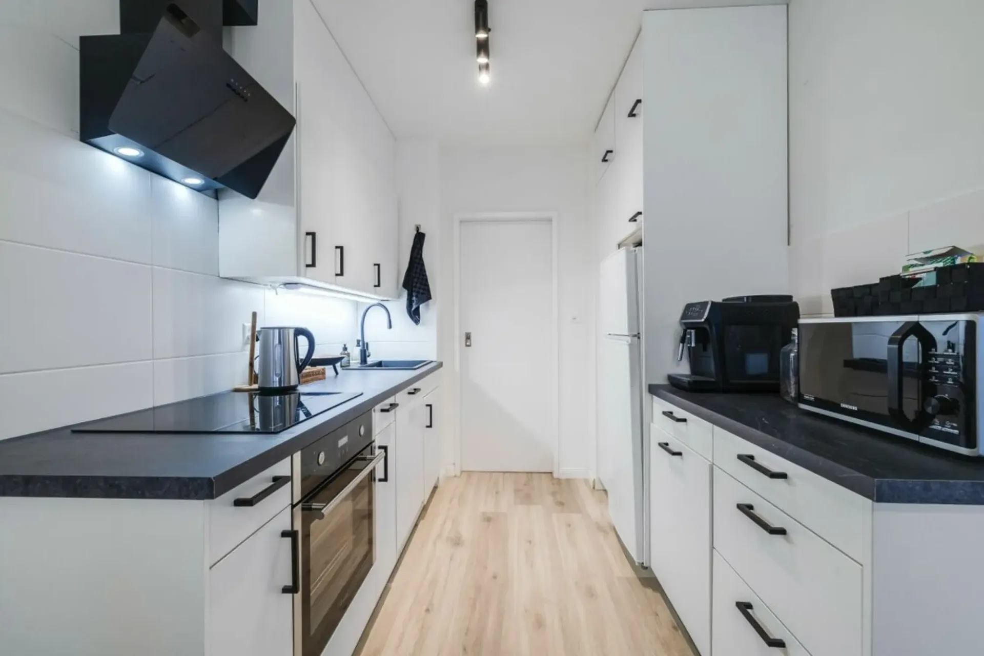 Stilvoll wohnen oder clever investieren: Renovierte 2.5-Zimmer-Wohnung mit Balkon