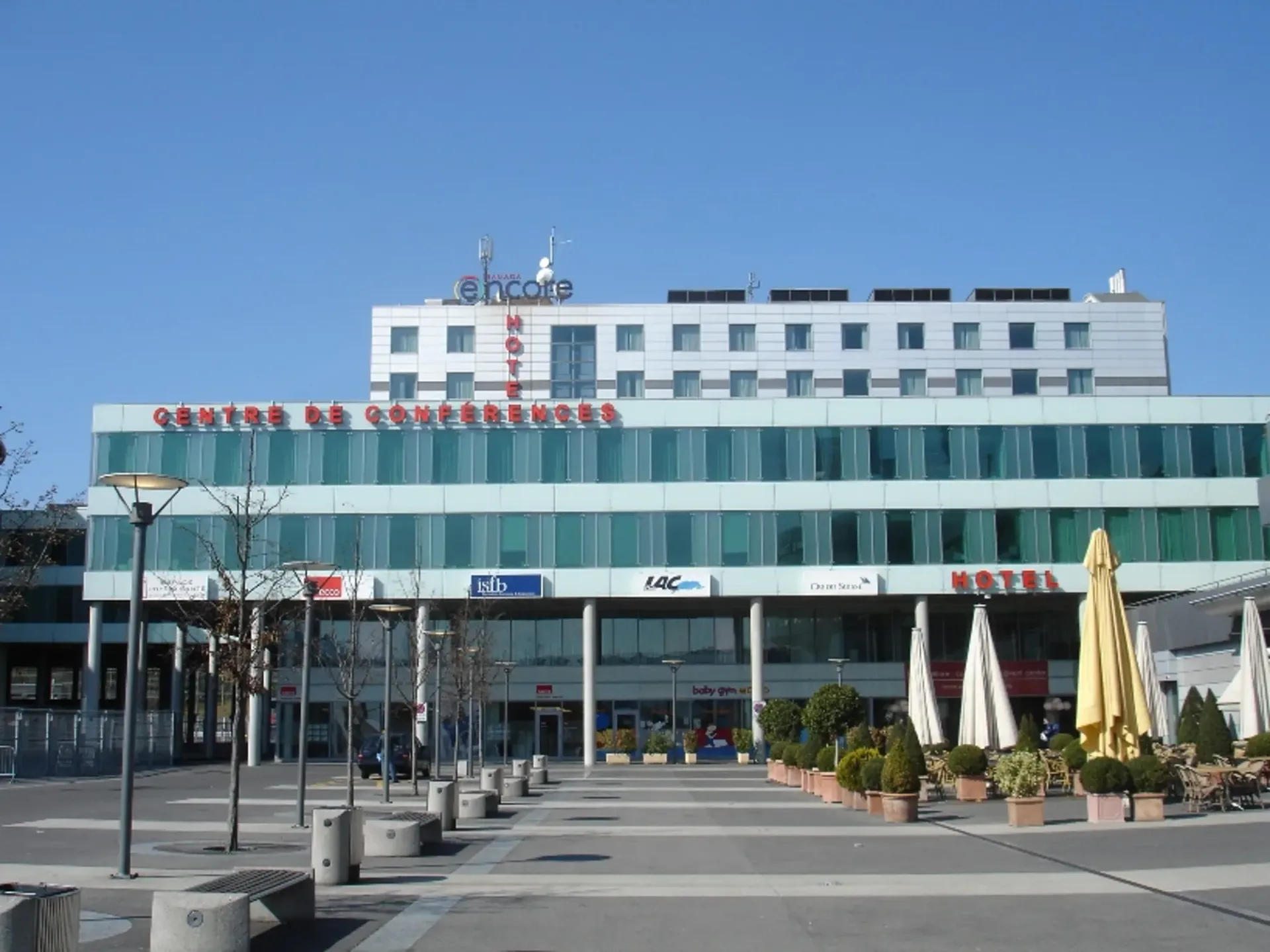 BÜROS - VERWALTUNGSZENTRUM LA PRAILLE
