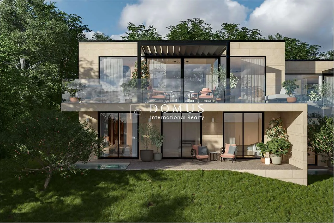 Luxury Living in Collina d'Oro