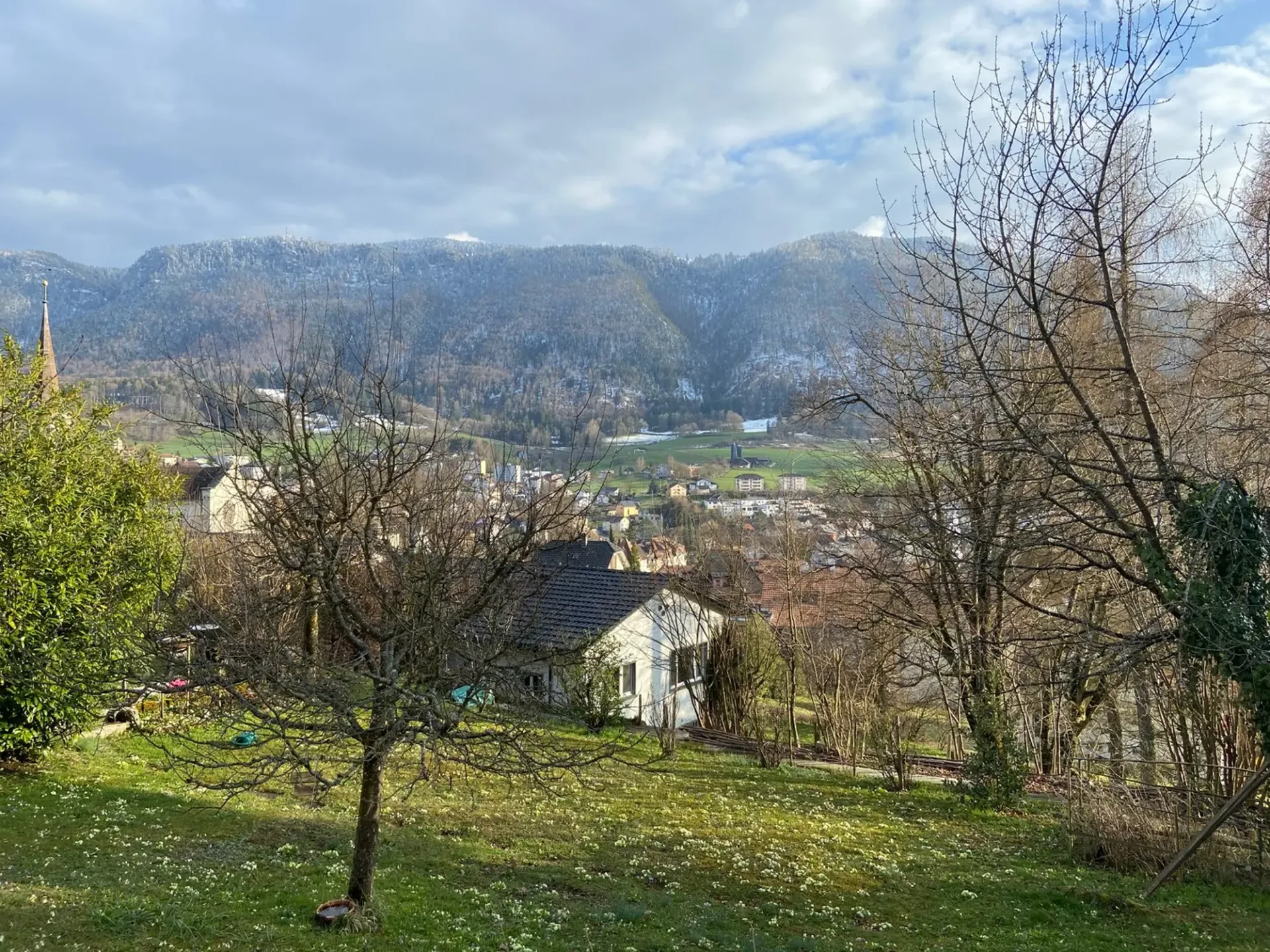 Schönes Baugrundstück von 400 m², ideal gelegen