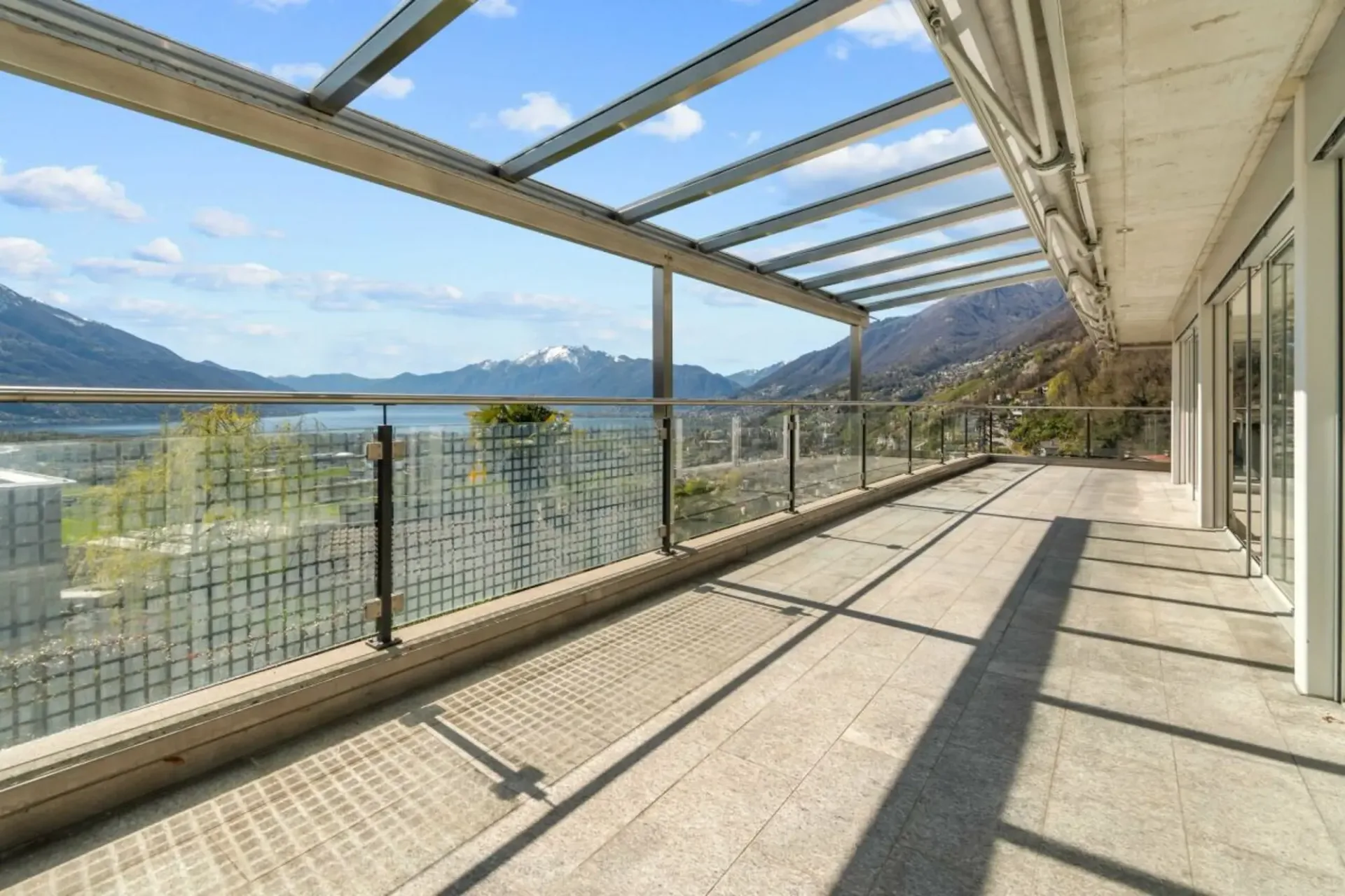 Appartamento 5.5 locali con piscina e vista mozzafiato