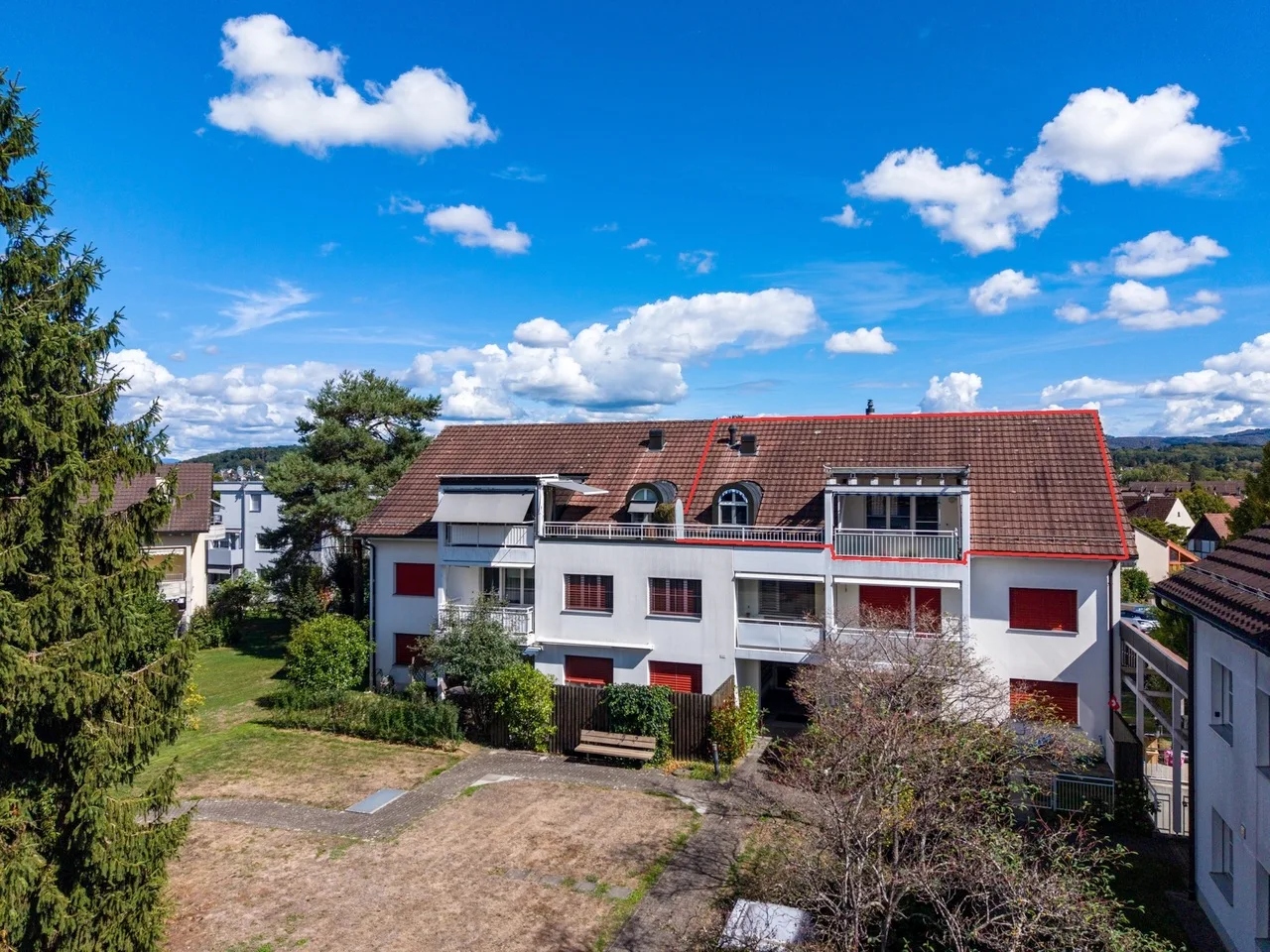 Traumhafte Dachwohnung an ruhiger Lage , Nahe vom Dorfzentrum