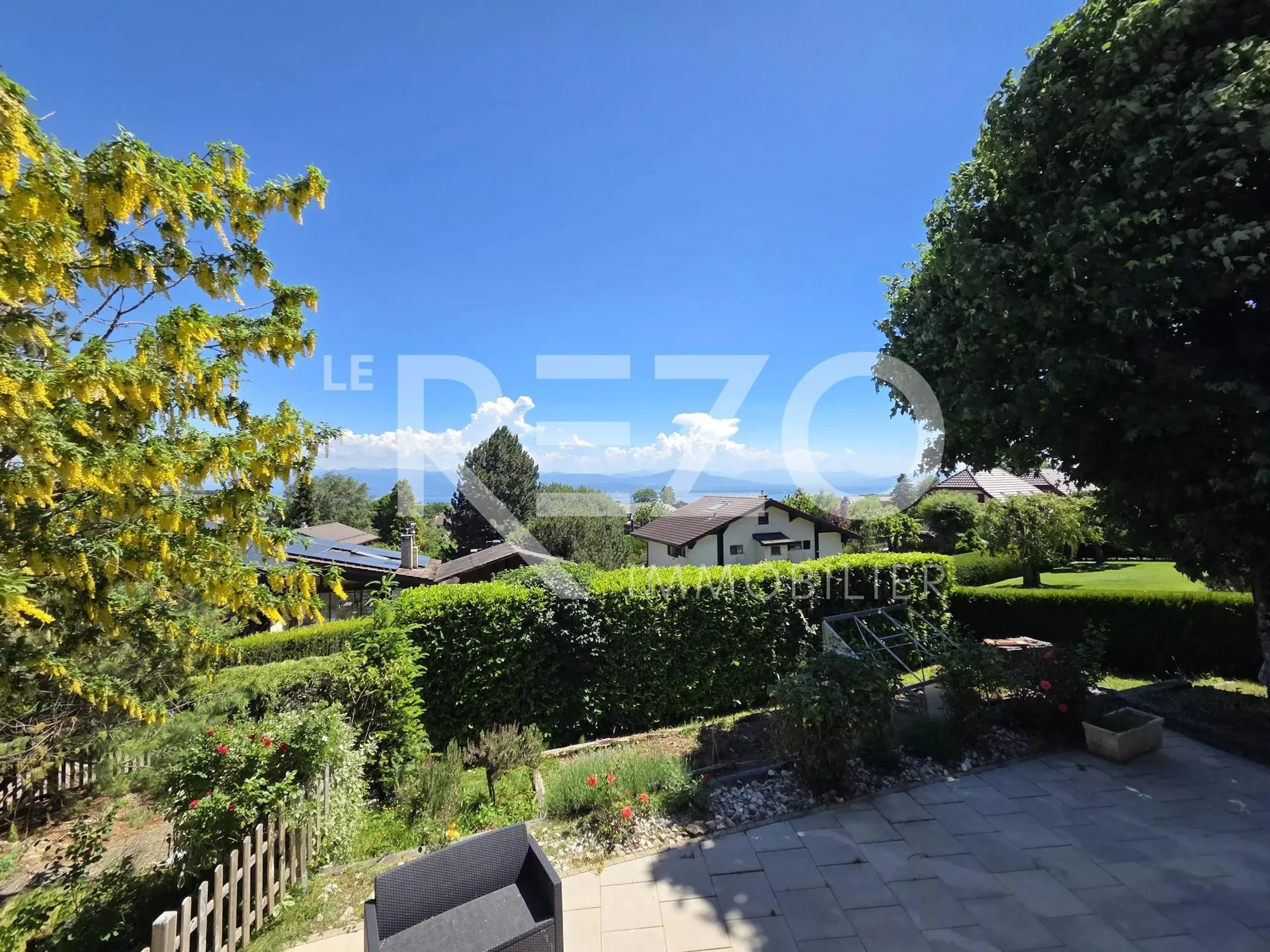 Schönes Chalet mit 5 Zimmern, absolute Ruhe und Panoramablick auf den See