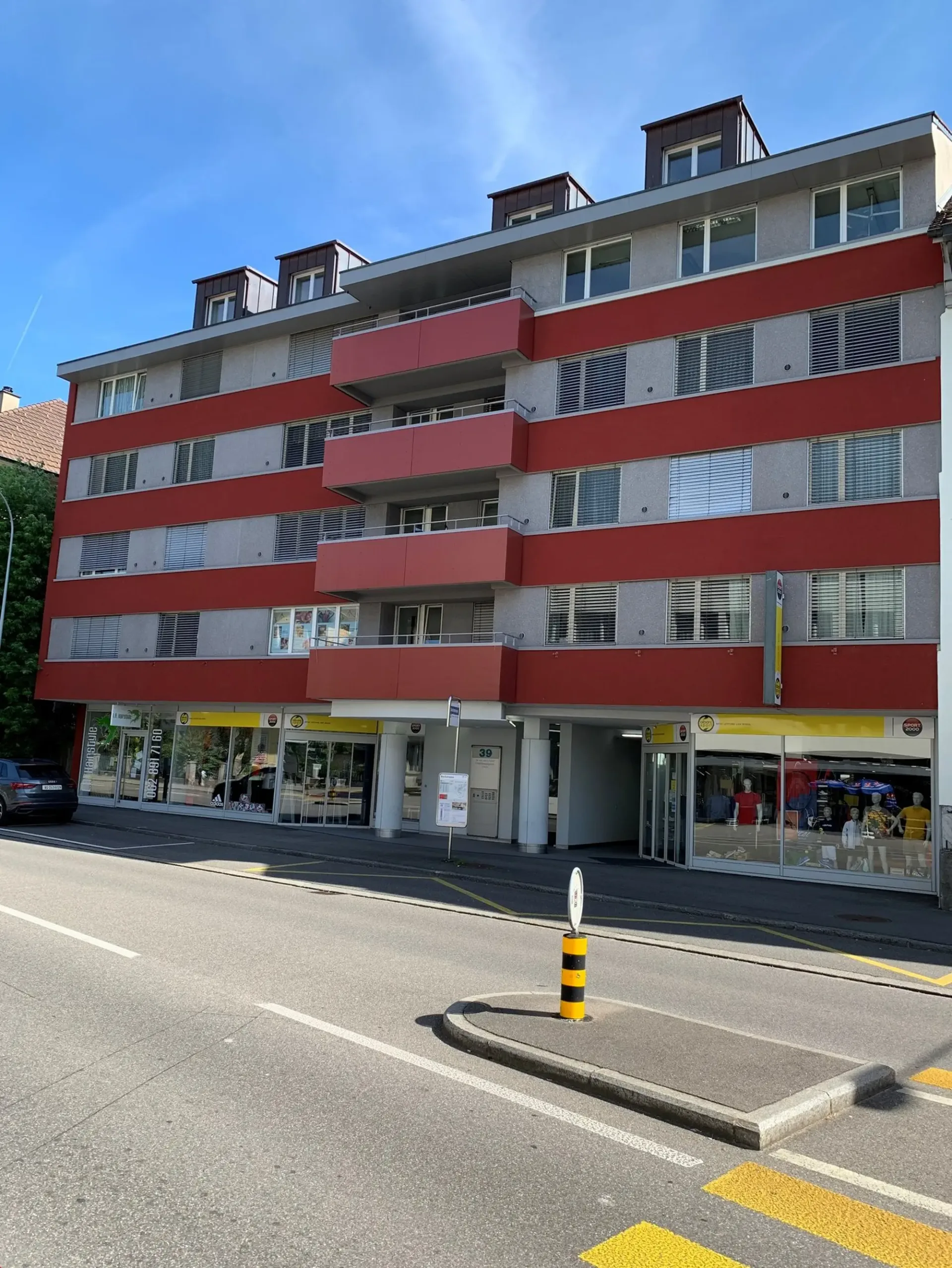 Helle 4-Zimmer-Wohnung mit Balkon und schöner Aussicht in Lenzburg