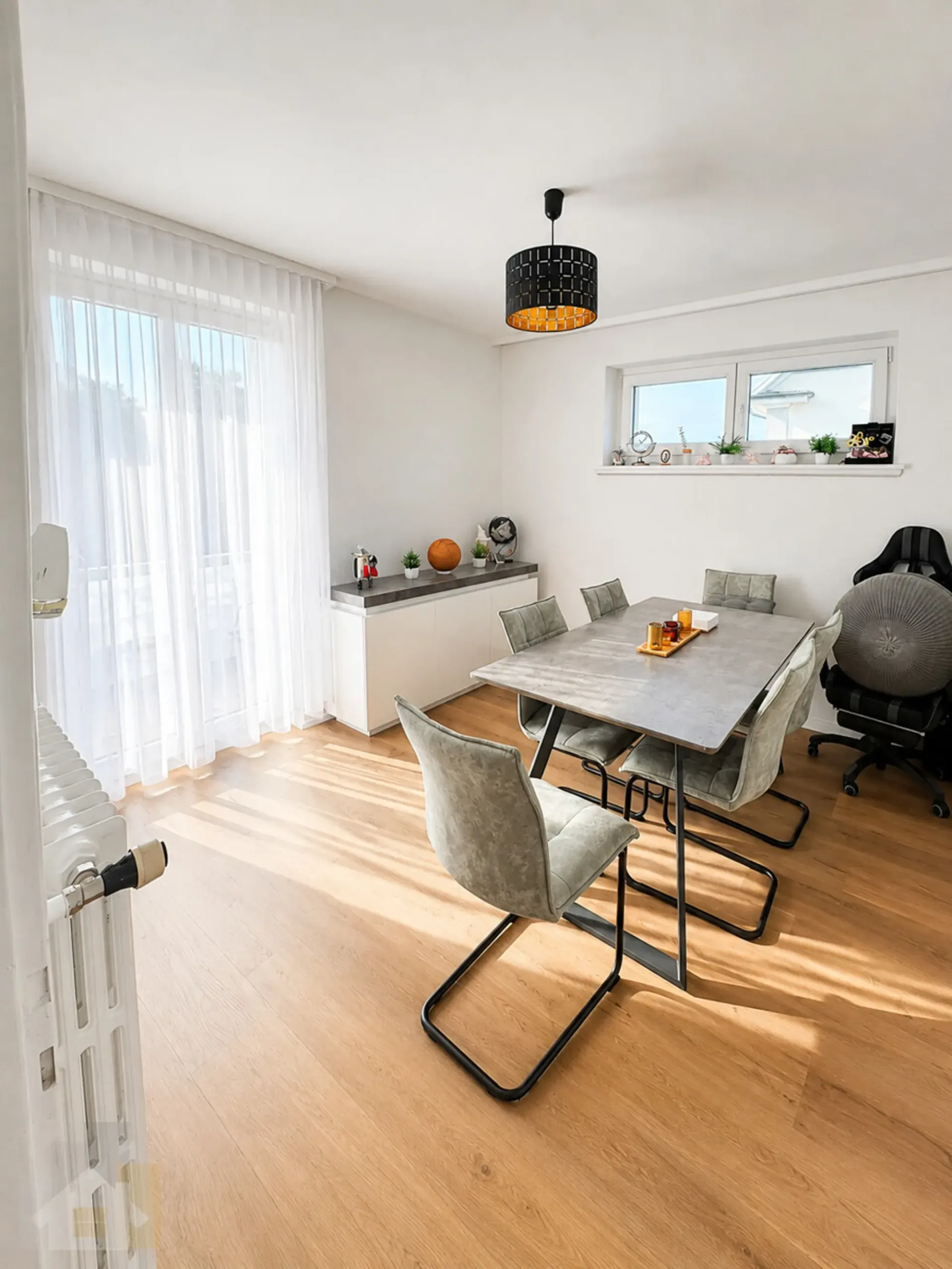 Modern renovated 3-room apartment with 2 balconies