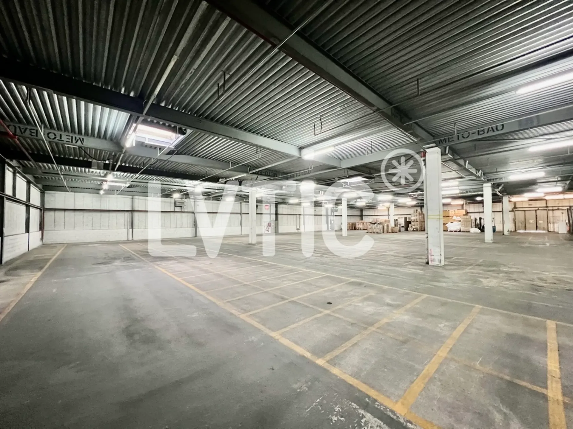Logistiklager von 2200 m2 zur Miete in Etoy