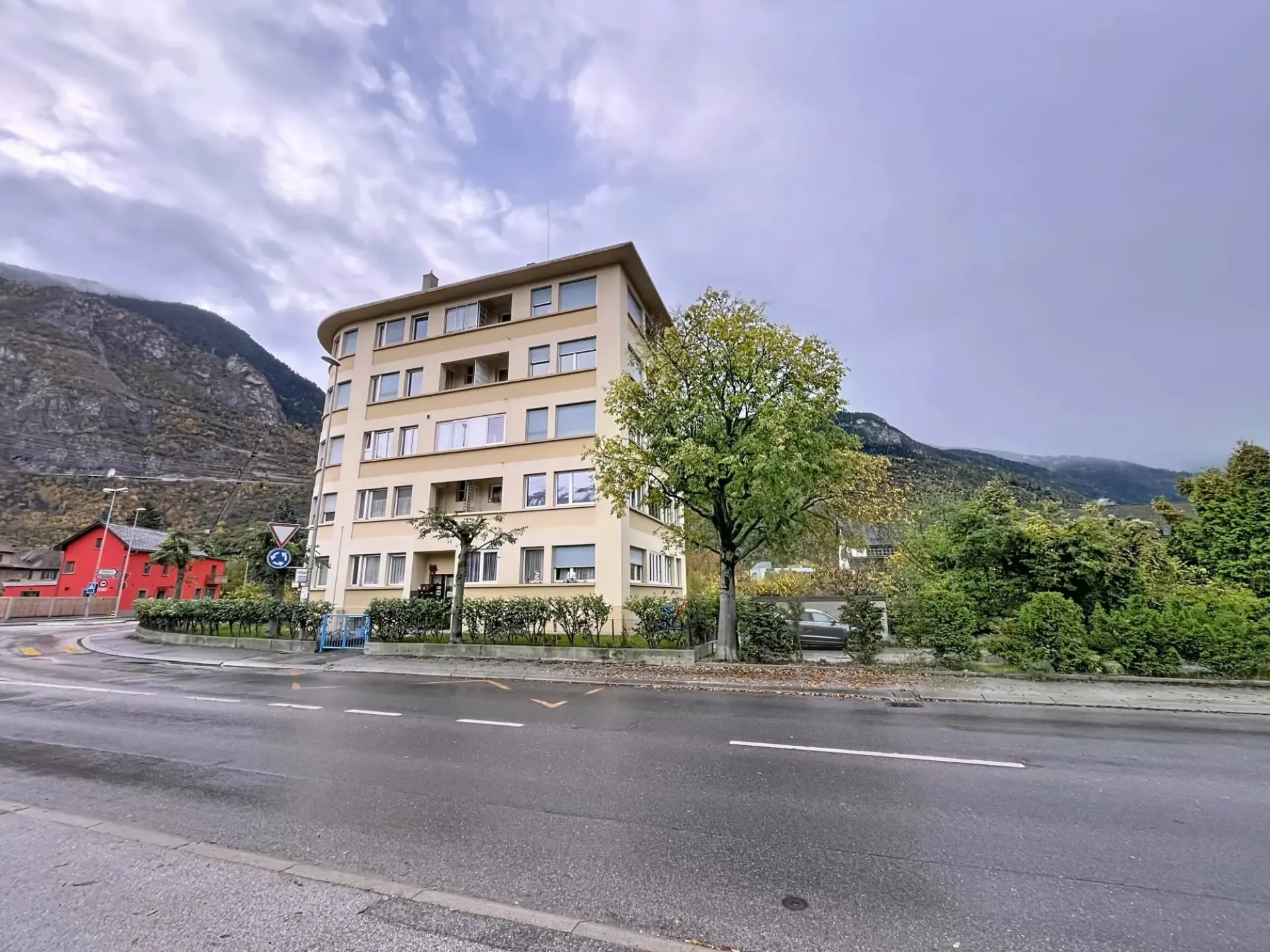 Wohnung mit 3 1/2 Zimmern zur Renovierung in Sierre
