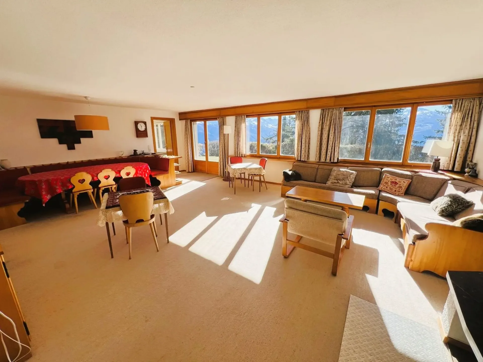 MINIMUM 5 NÄCHTE: Unabhängiges Chalet - 15 Betten - 5 Parkplätze - Gute Lage - Schöne Aussicht - Ruhige Umgebung