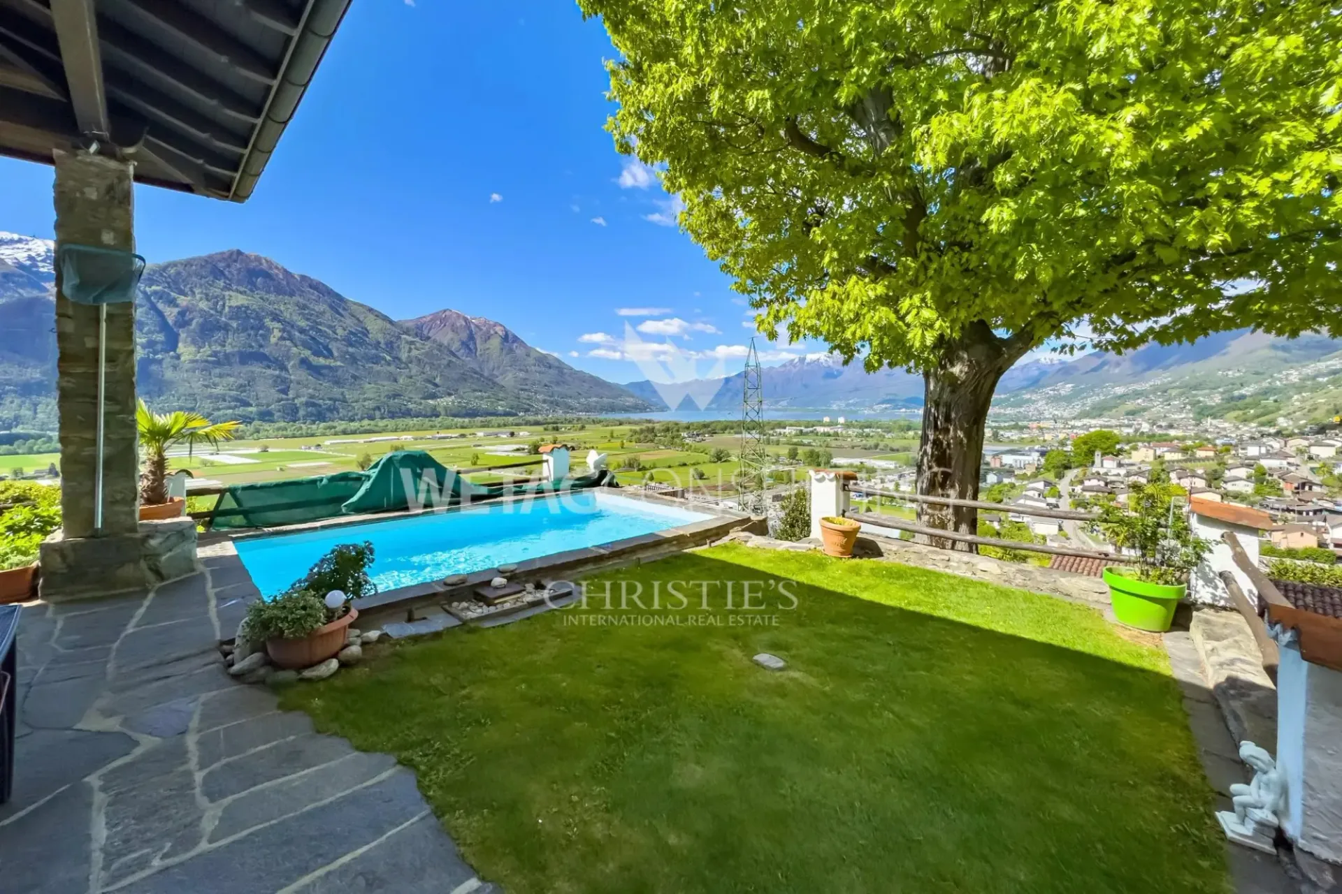 Riazzino?Lavertezzo: Mediterrane Villa mit grossem Garten & Aussenpool zu verkaufen