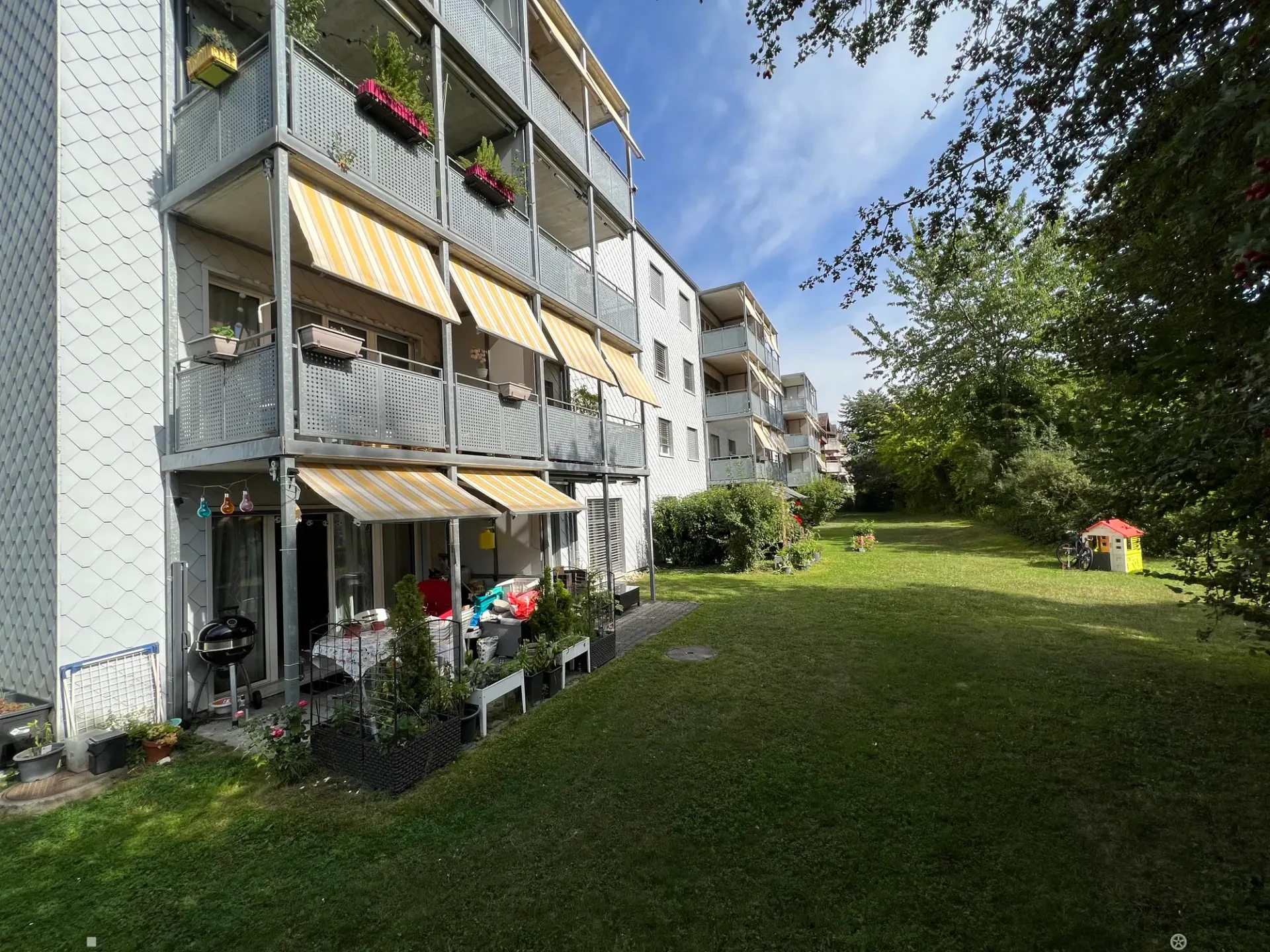 4.5-Zimmer-Wohnung im Grünen / App. 4.5 pieces prêt de la fôret