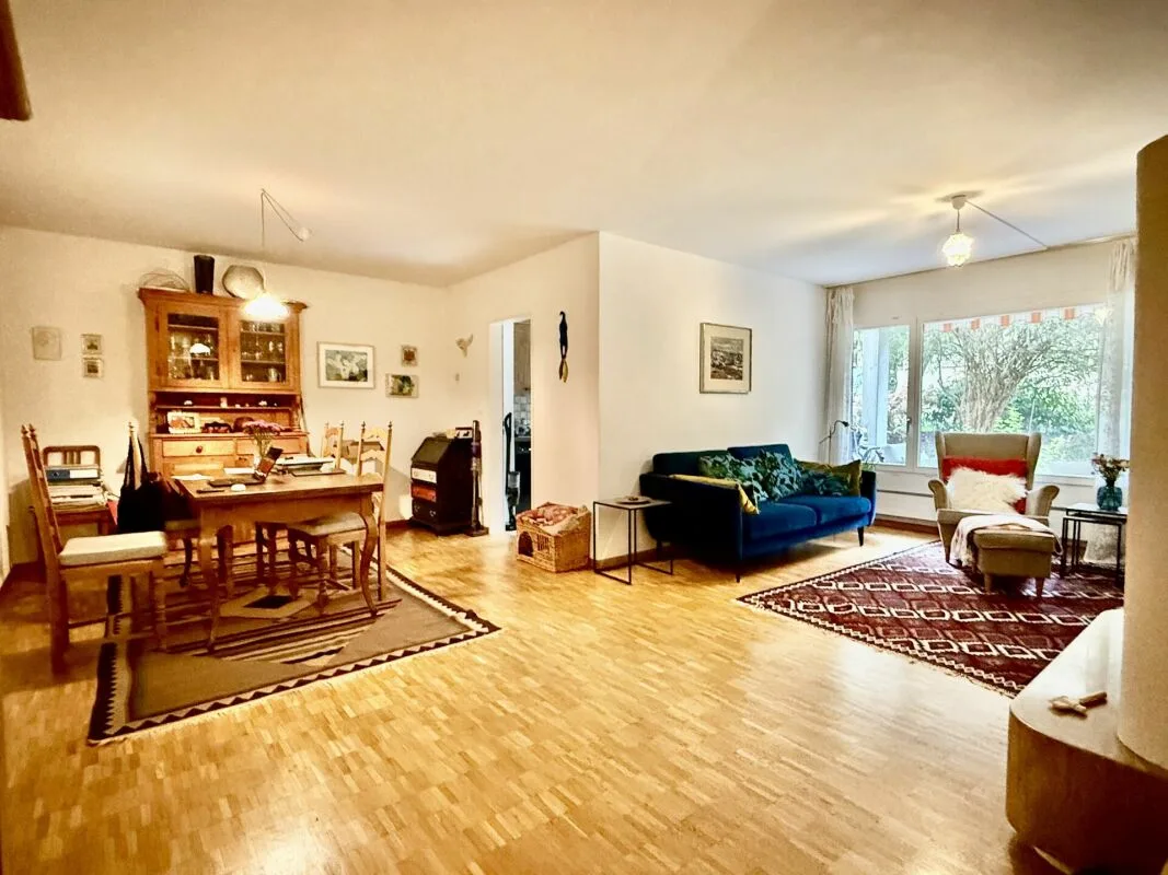 Zentral gelegene 3.5-Zimmer-Wohnung in Albisrieden mit eigenem Gartensitzplatz