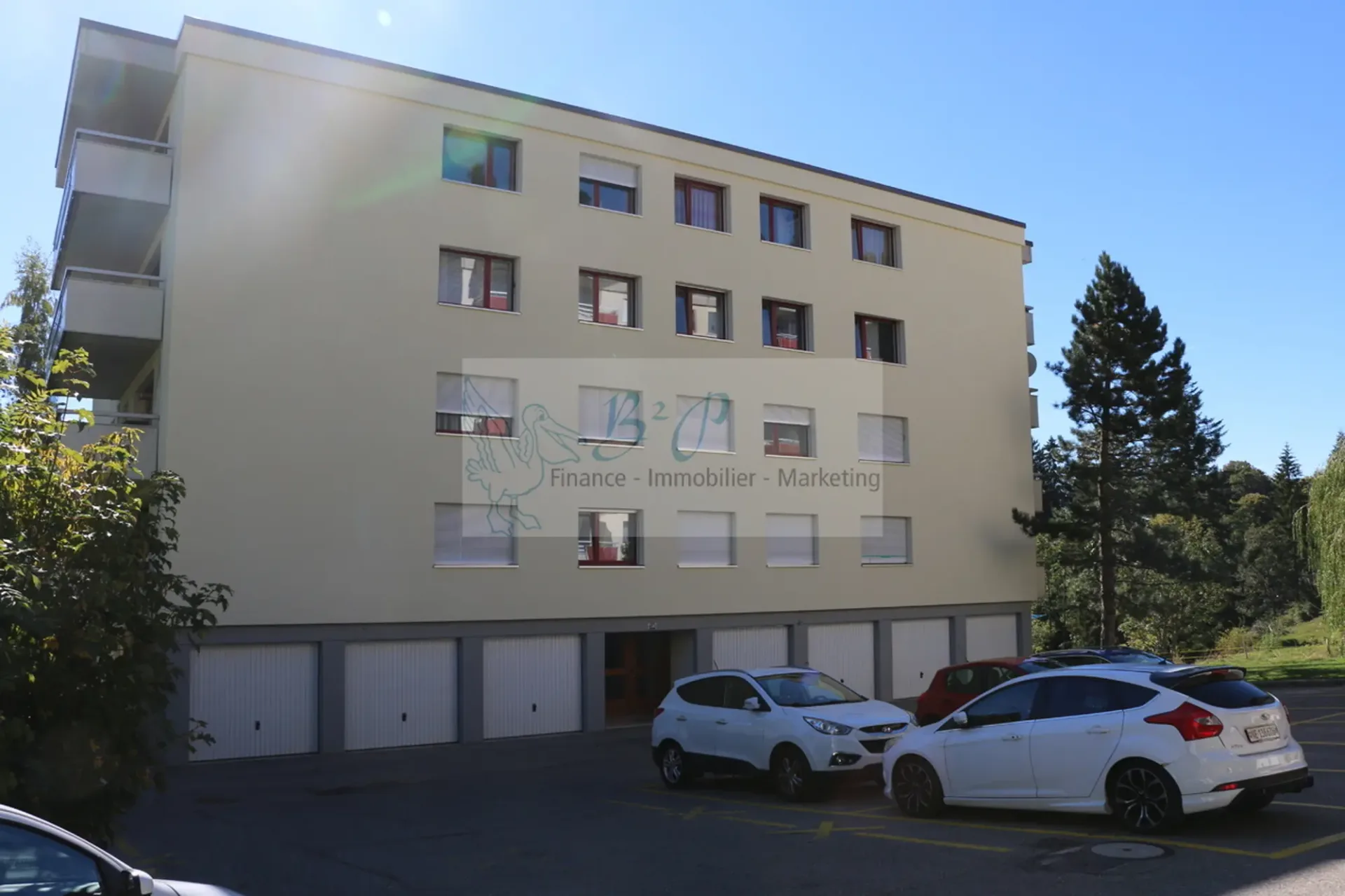 Posto auto recintato in un garage collettivo