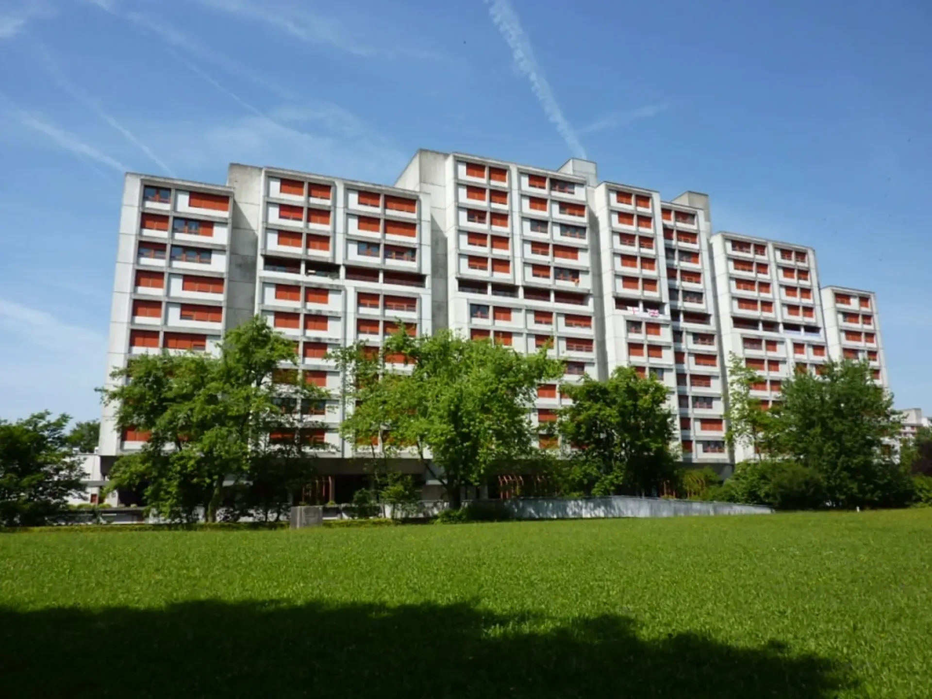 Sanierte Wohnung in grüner Umgebung