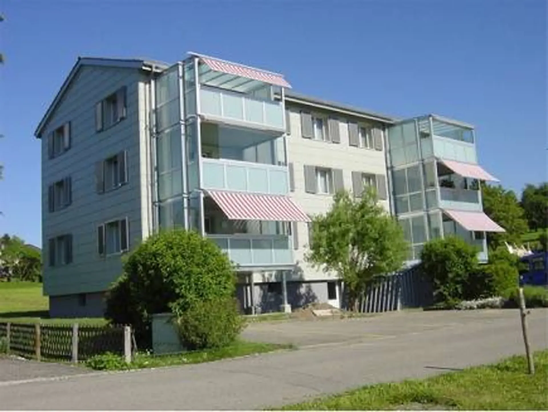 4-ZIMMERWOHNUNG MIT FERNSICHT UND GROSSEM BALKON